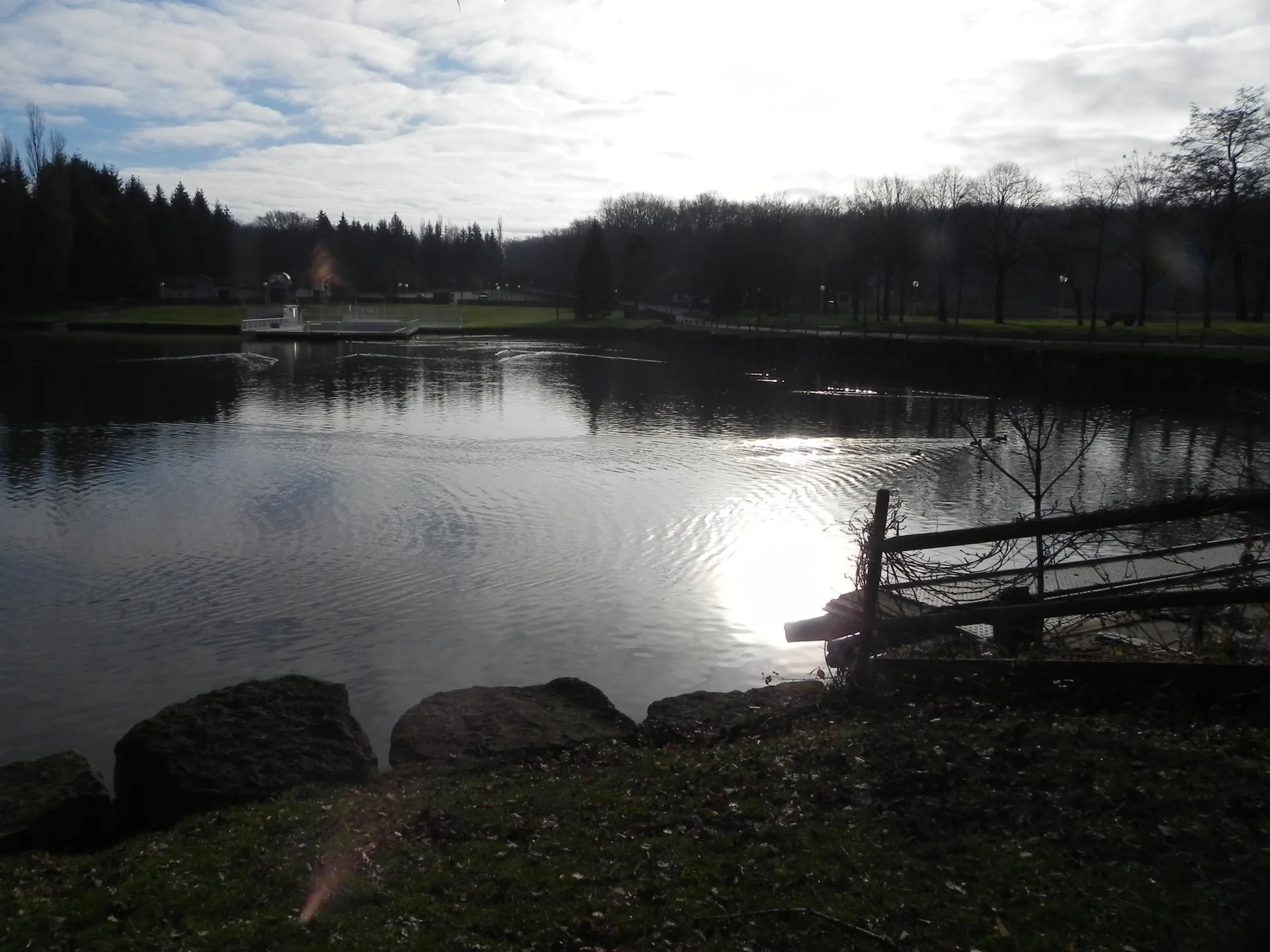 Lac de la Folie à Contrexéville — Sur le lac