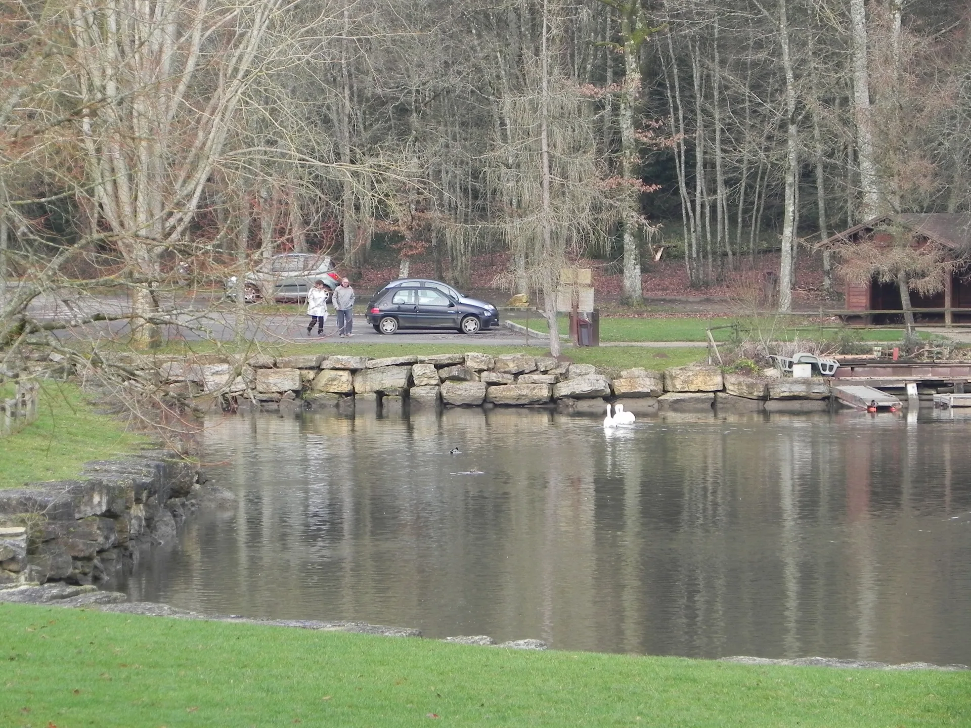 Lac de la Folie à Contrexéville — Sur le lac