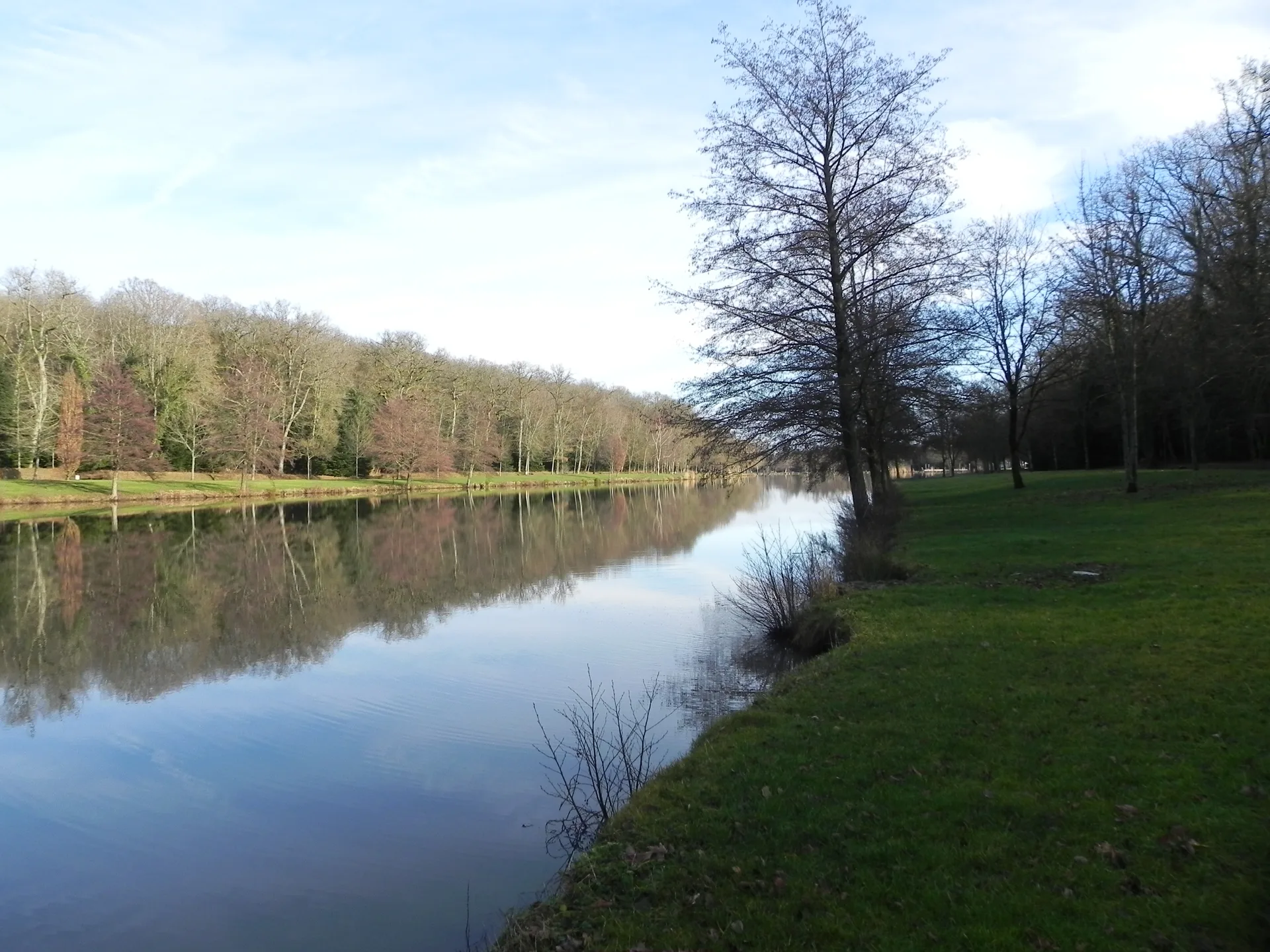 Lac de la Folie à Contrexéville — À 532 m du lac