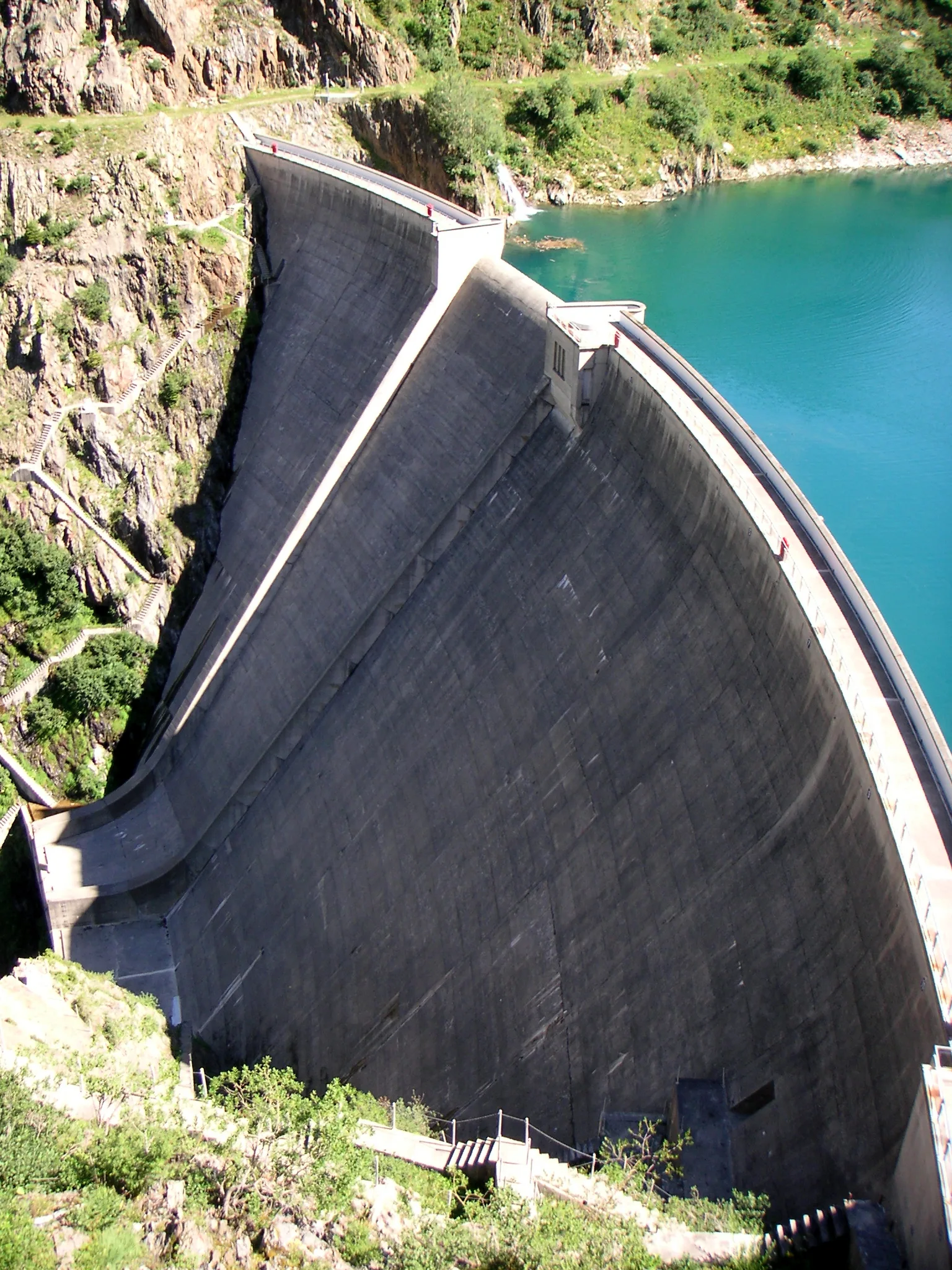 Lac de La Gittaz à Beaufort — À 807 m du lac