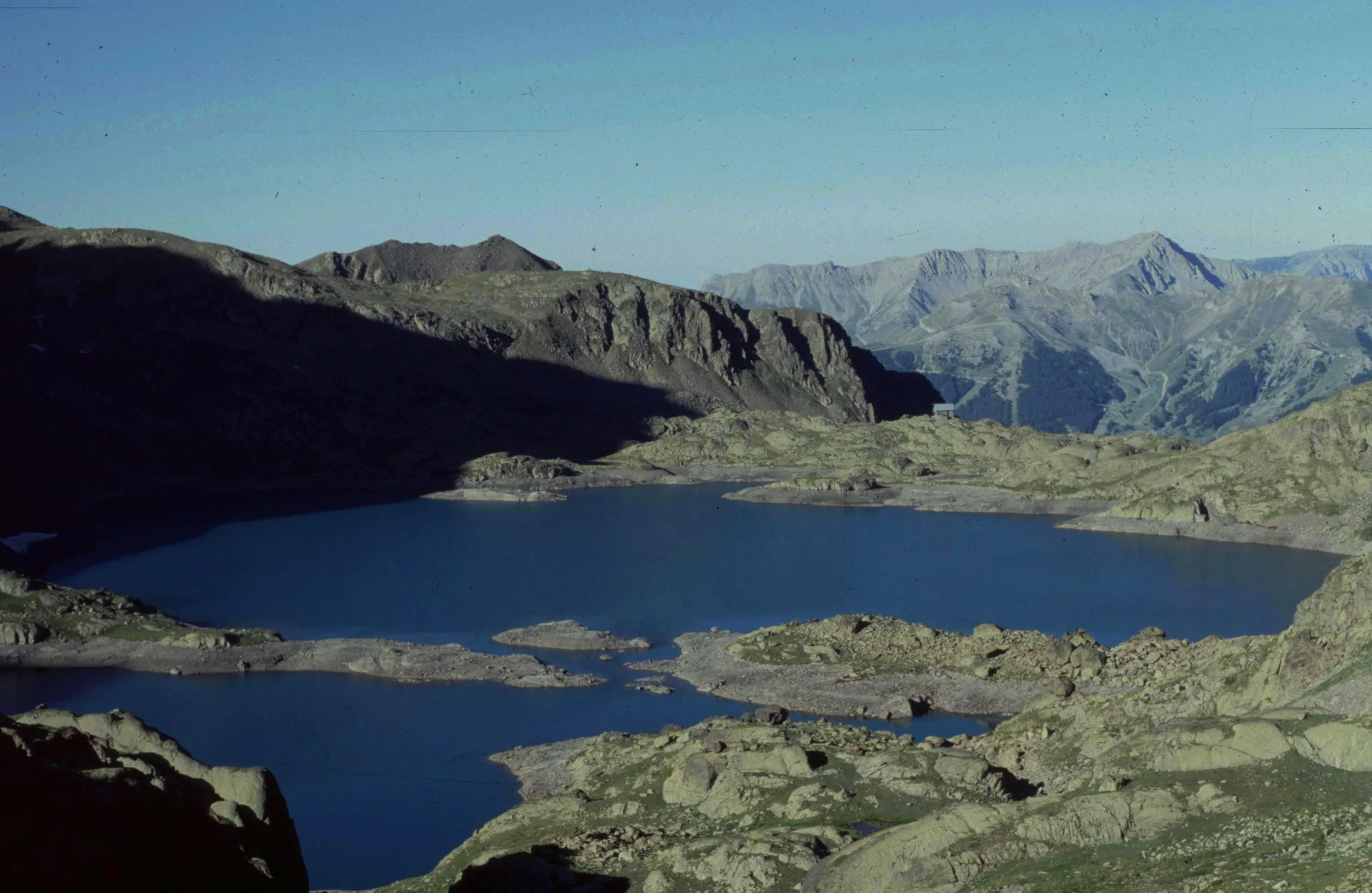 Lac de la Montagnette à Saint-Étienne-de-Tinée — À 1,0 km du lac
