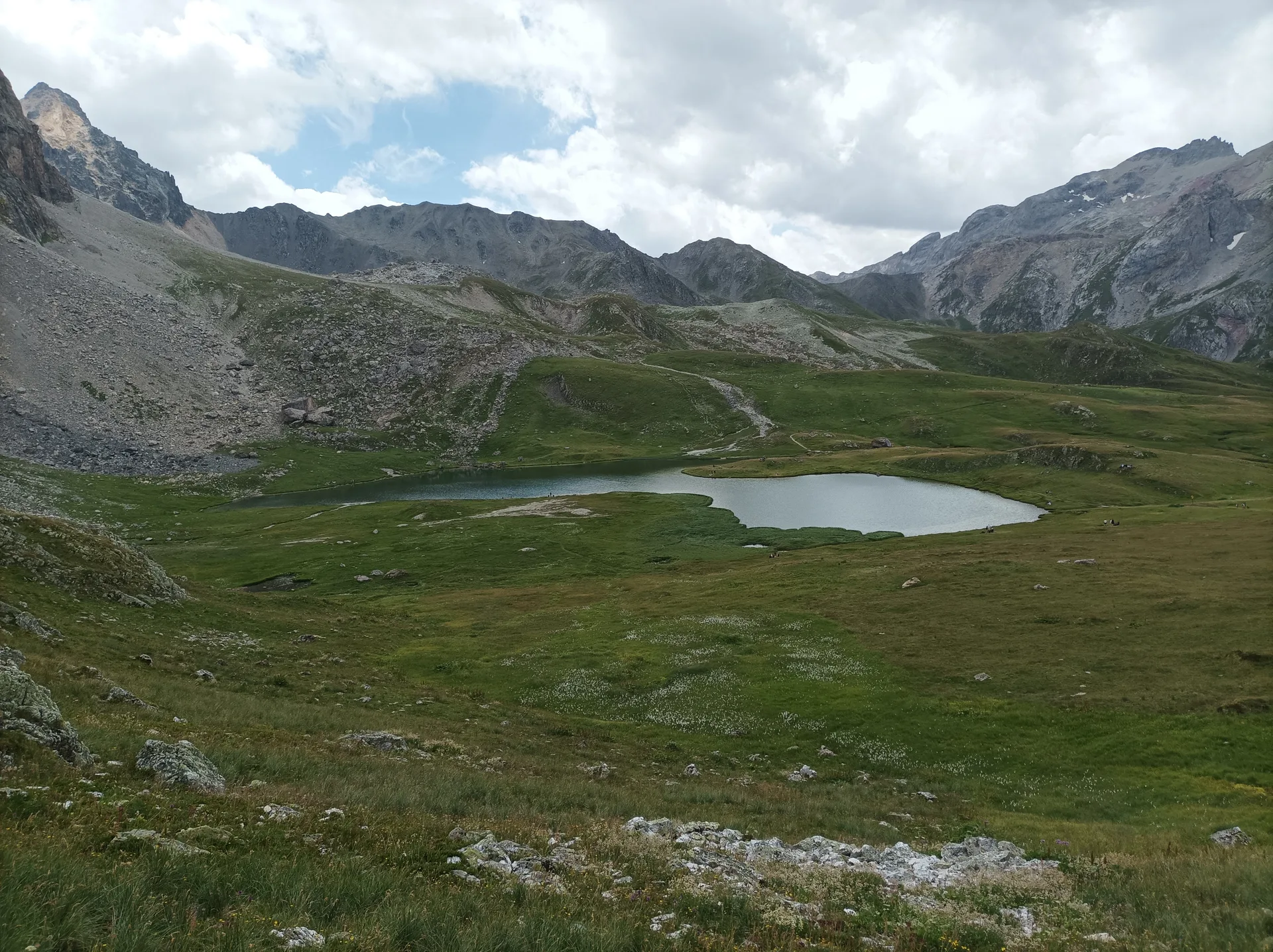 Lac de la Ponsonnière à Le Monêtier-les-Bains — À 2,5 km du lac