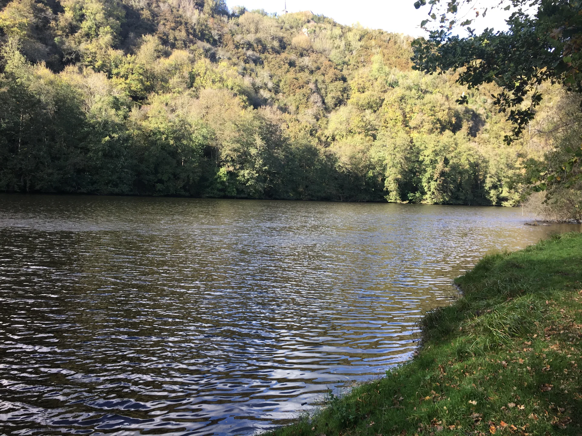 Lac de La Roche Bat L Aigue à Badecon-le-Pin — À 224 m du lac
