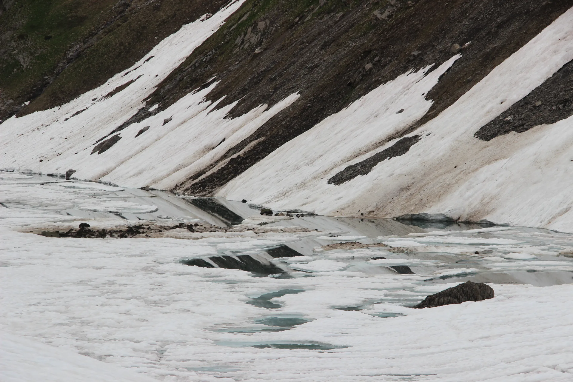 Lac de la Vogealle à Sixt-Fer-à-Cheval — Sur le lac