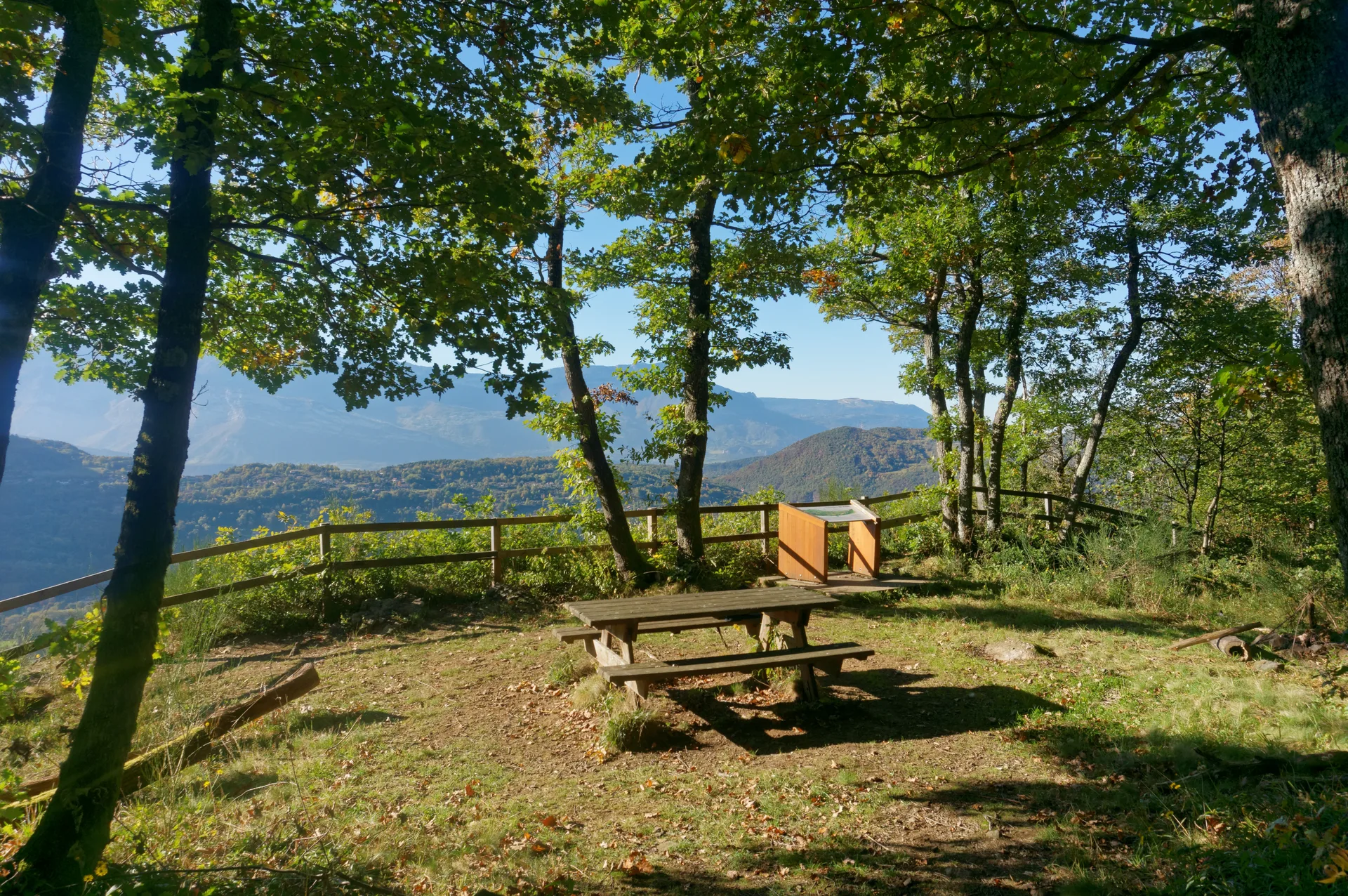 Lac de Laffrey à Laffrey — À 4,8 km du lac