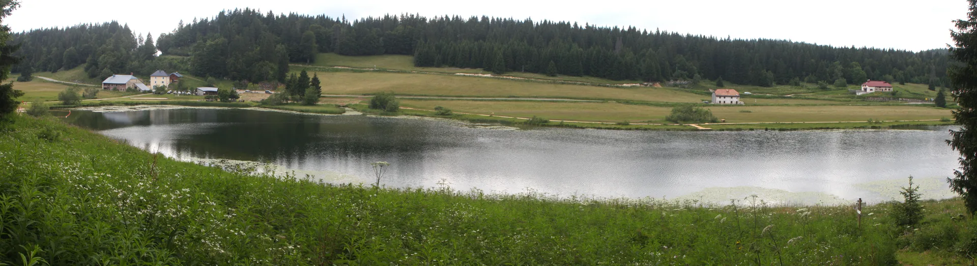 Lac de Lamoura à Lamoura — Sur le lac