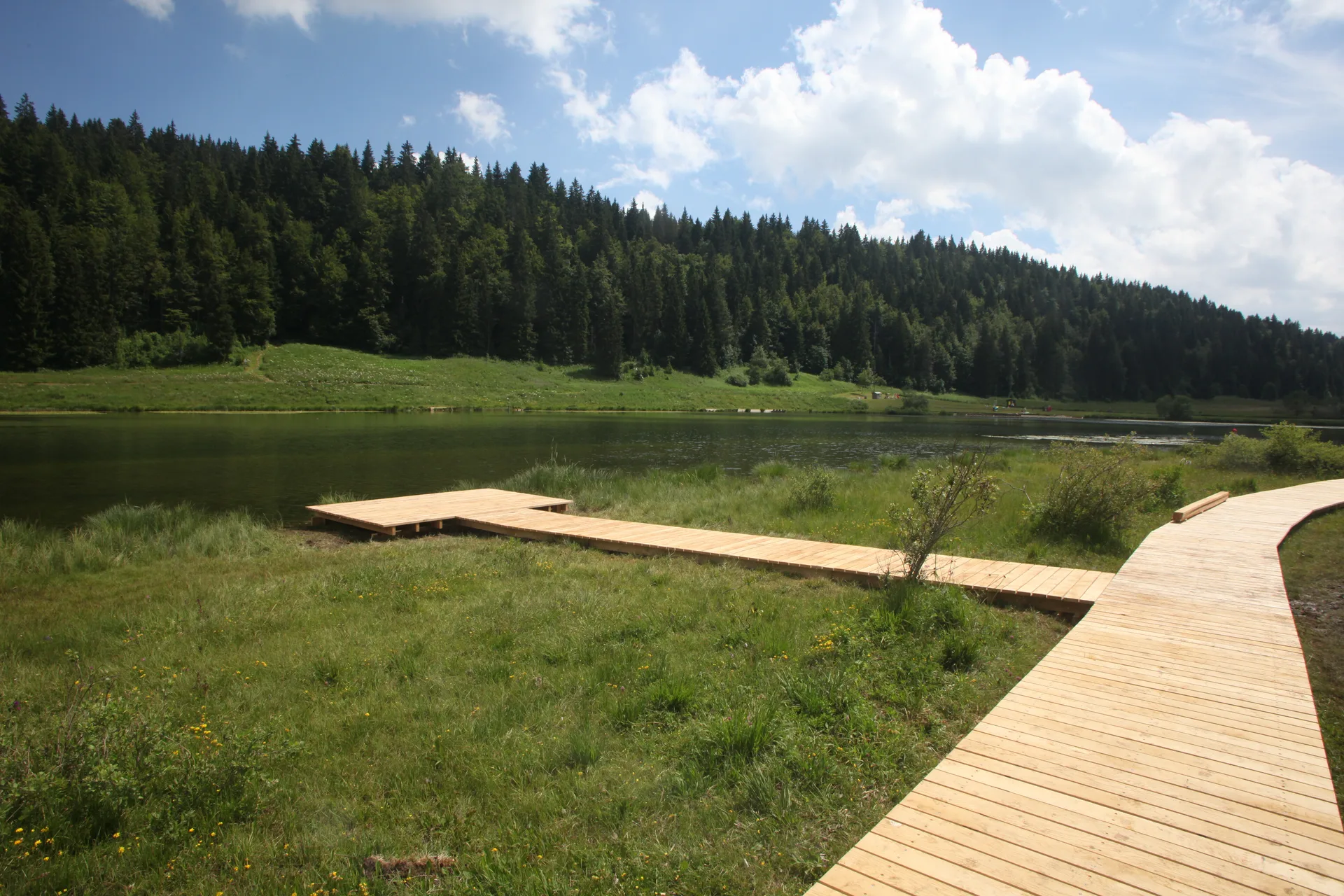 Lac de Lamoura à Lamoura — À 292 m du lac