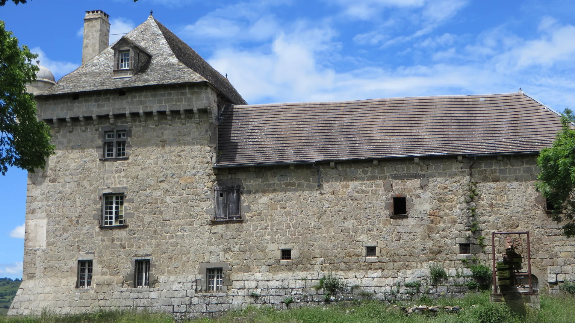 Lac de Lanau à Neuvéglise-sur-Truyère — À 4,9 km du lac
