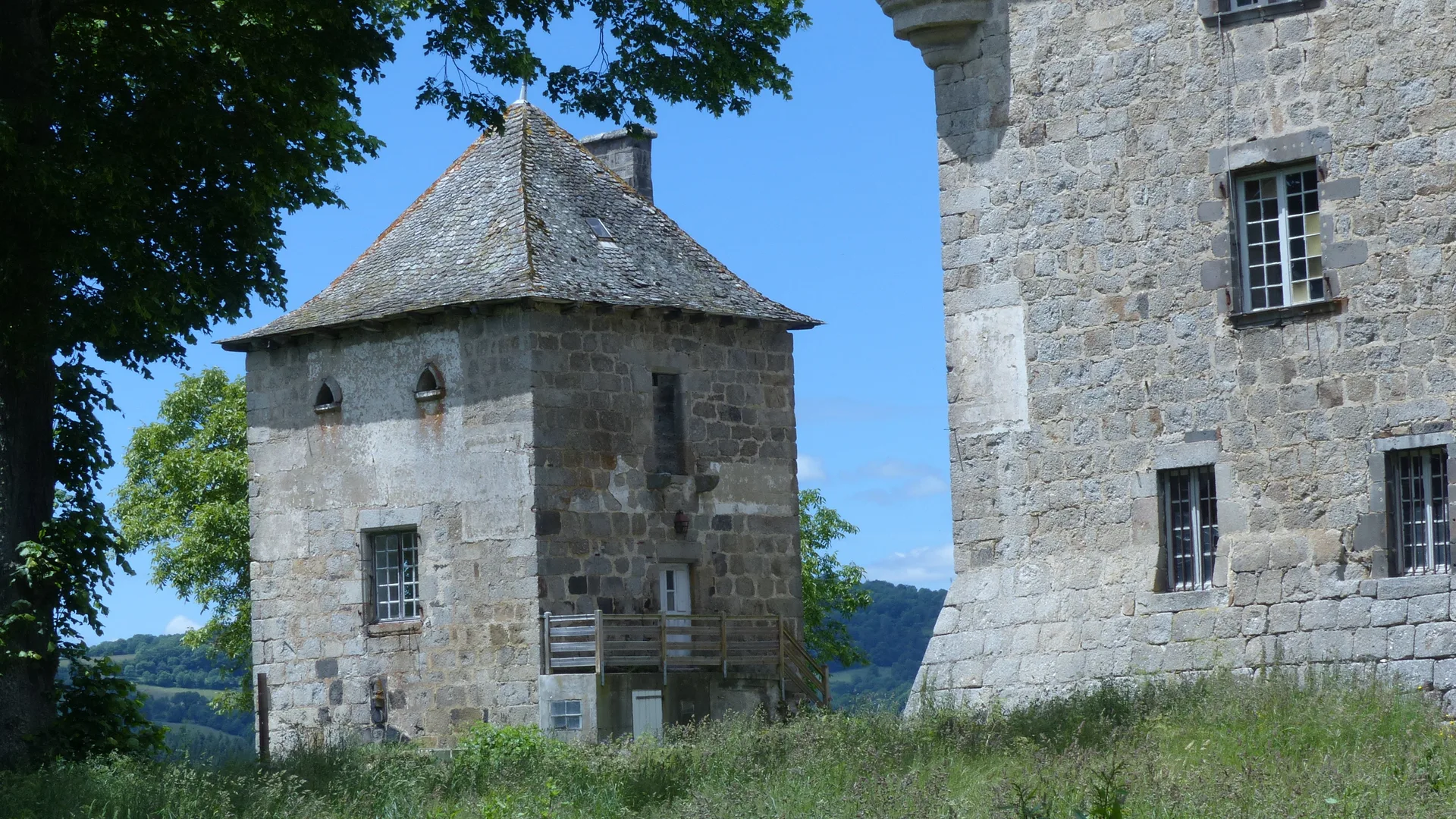 Lac de Lanau à Neuvéglise-sur-Truyère — À 4,9 km du lac