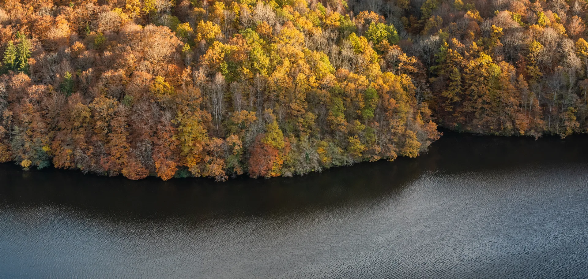 Lac de Lanau à Neuvéglise-sur-Truyère — À 1,3 km du lac