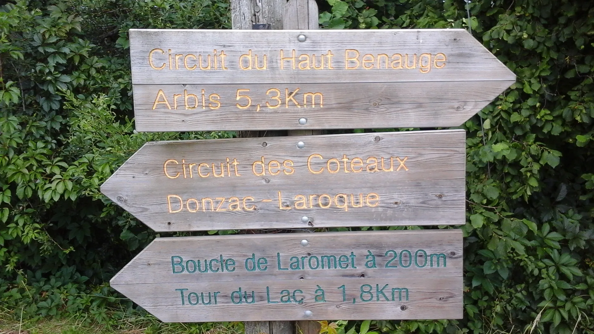 Lac de Laromet à Laroque — À 1,1 km du lac
