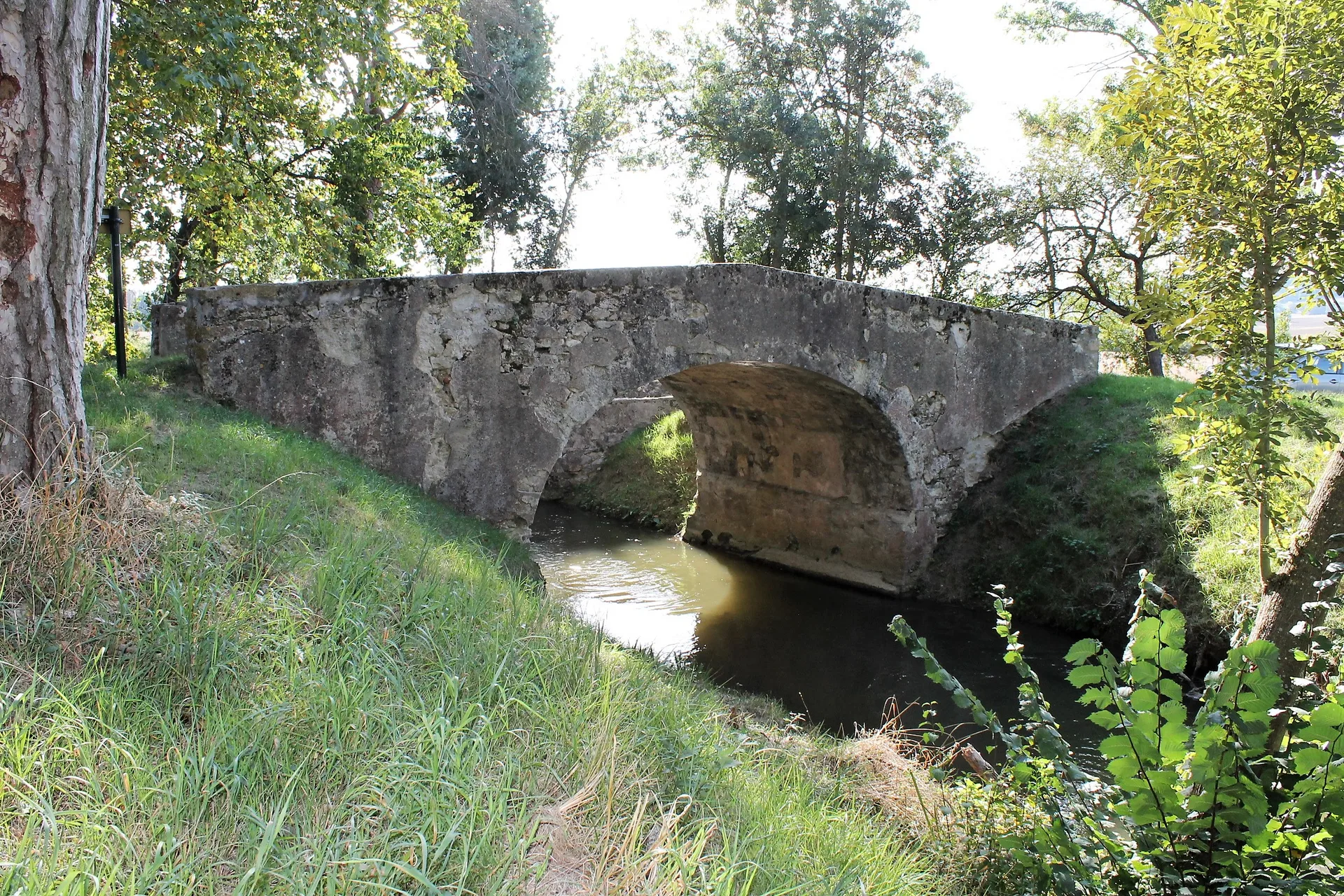 Lac de Lenclas à Saint-Félix-Lauragais — À 1,5 km du lac