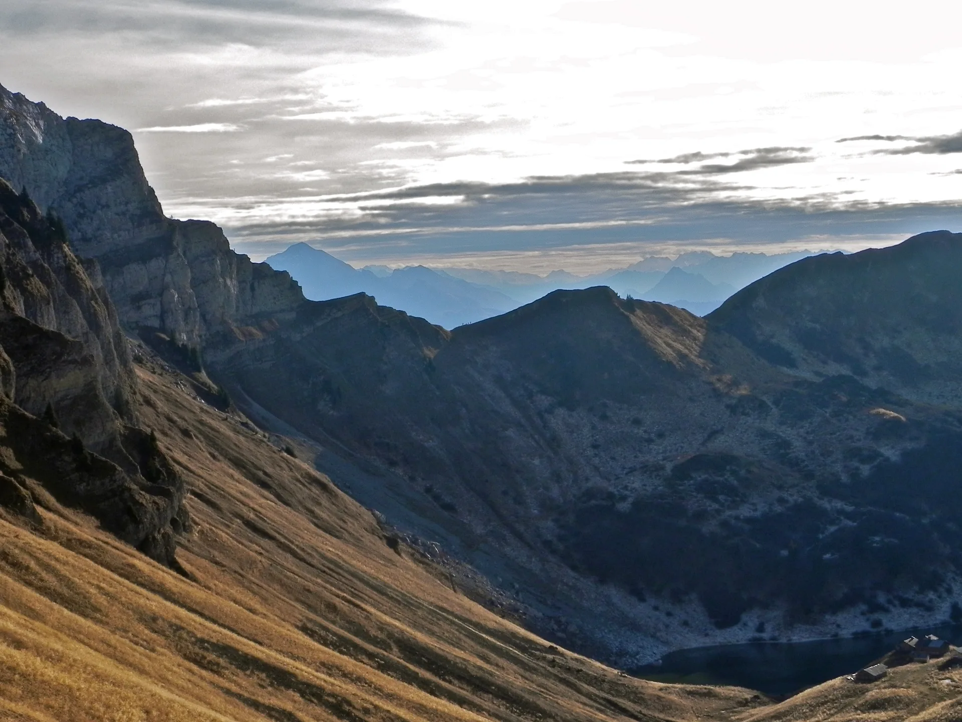 Lac de Lessy à Glières-Val-de-Borne — À 1,4 km du lac