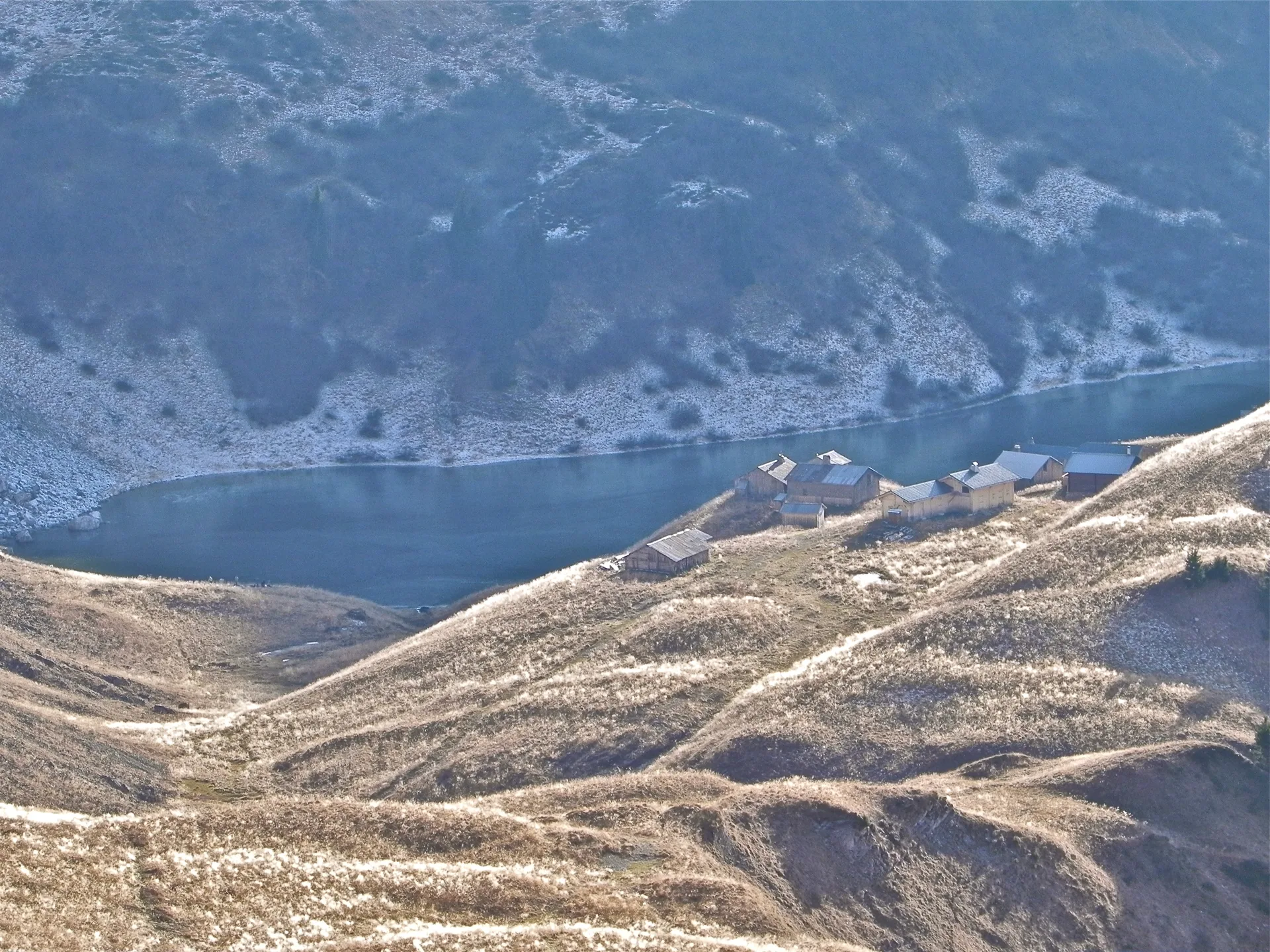 Lac de Lessy à Glières-Val-de-Borne — À 1,4 km du lac