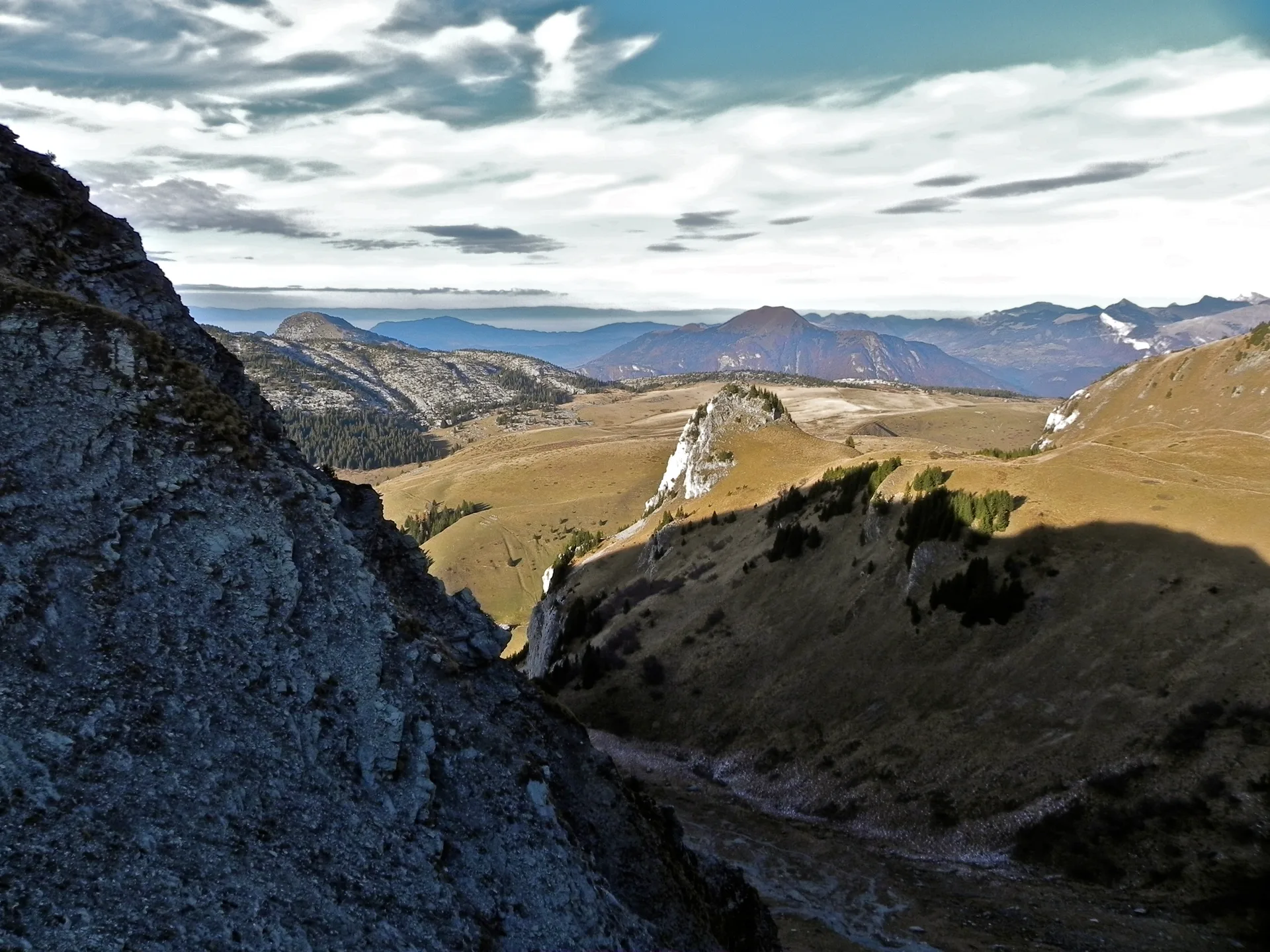 Lac de Lessy à Glières-Val-de-Borne — À 1,5 km du lac