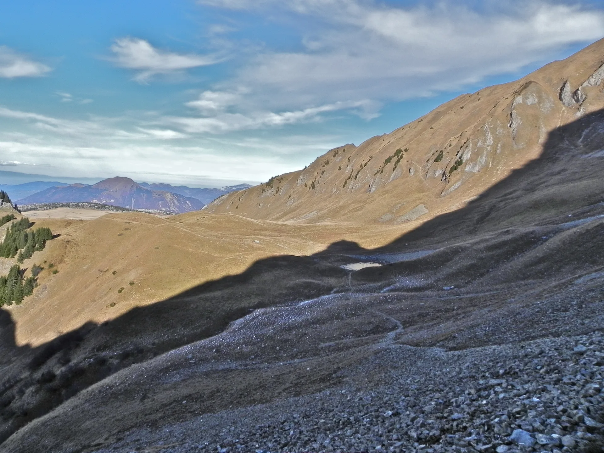 Lac de Lessy à Glières-Val-de-Borne — À 1,5 km du lac