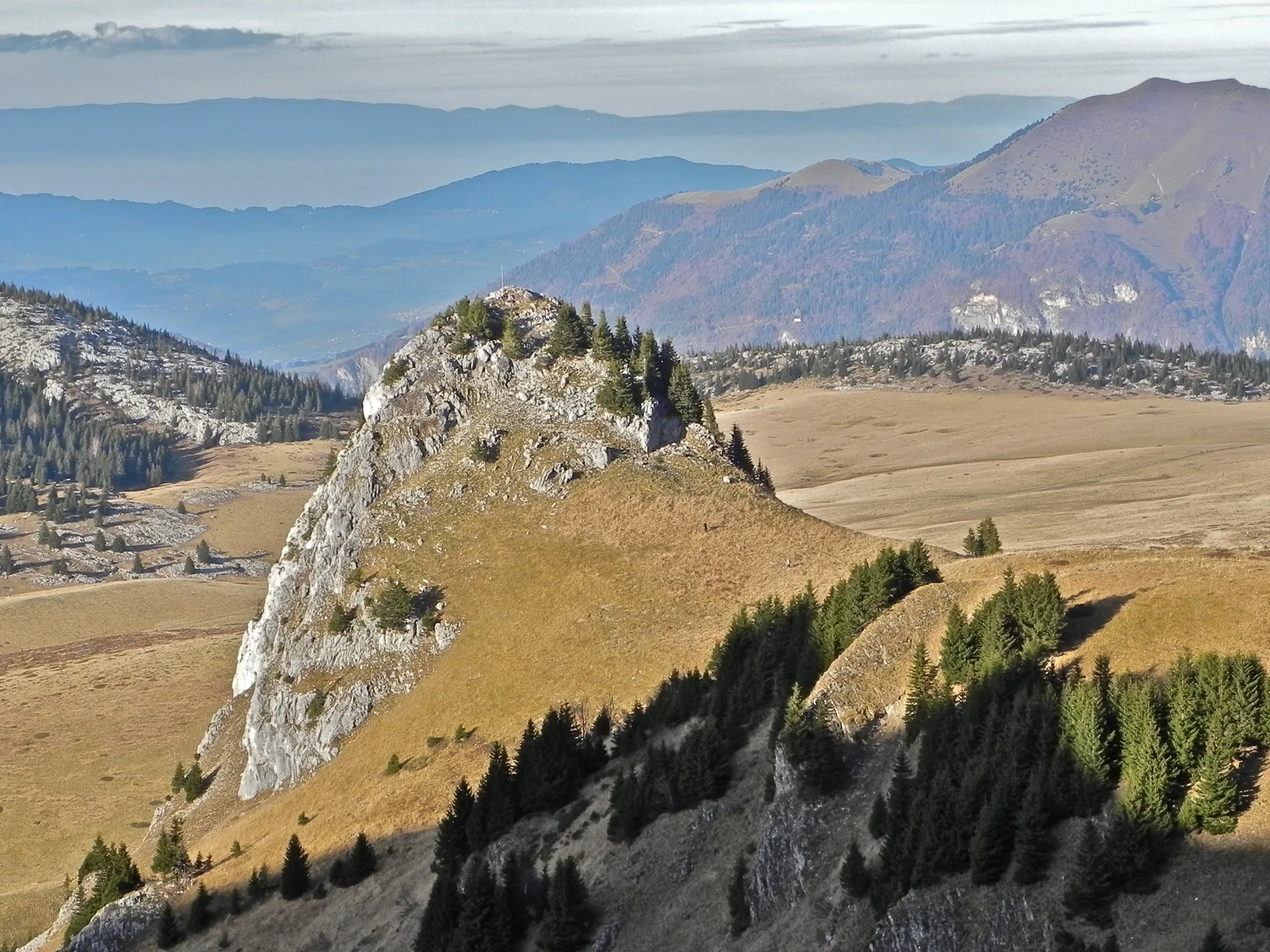 Lac de Lessy à Glières-Val-de-Borne — À 1,5 km du lac