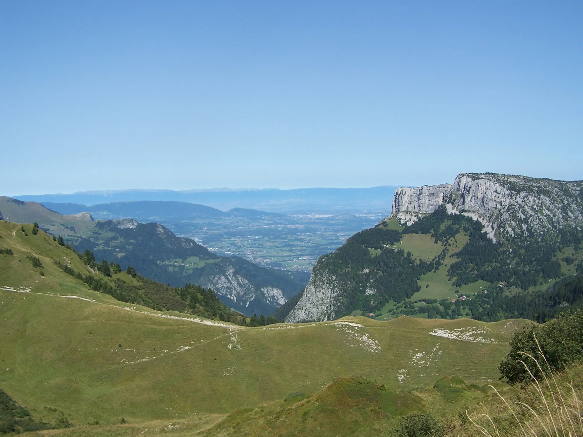 Lac de Lessy à Glières-Val-de-Borne — À 448 m du lac