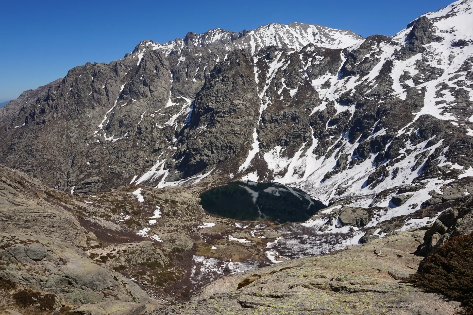 Lac de Melo à Corte — À 598 m du lac