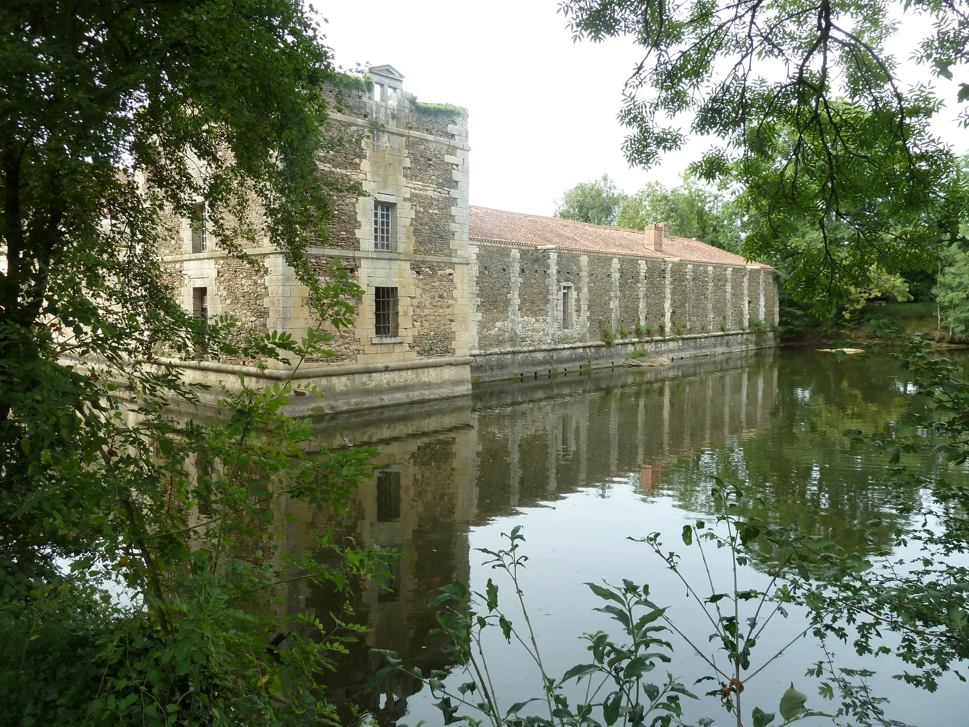 Lac de Mervent à Mervent — À 1,3 km du lac