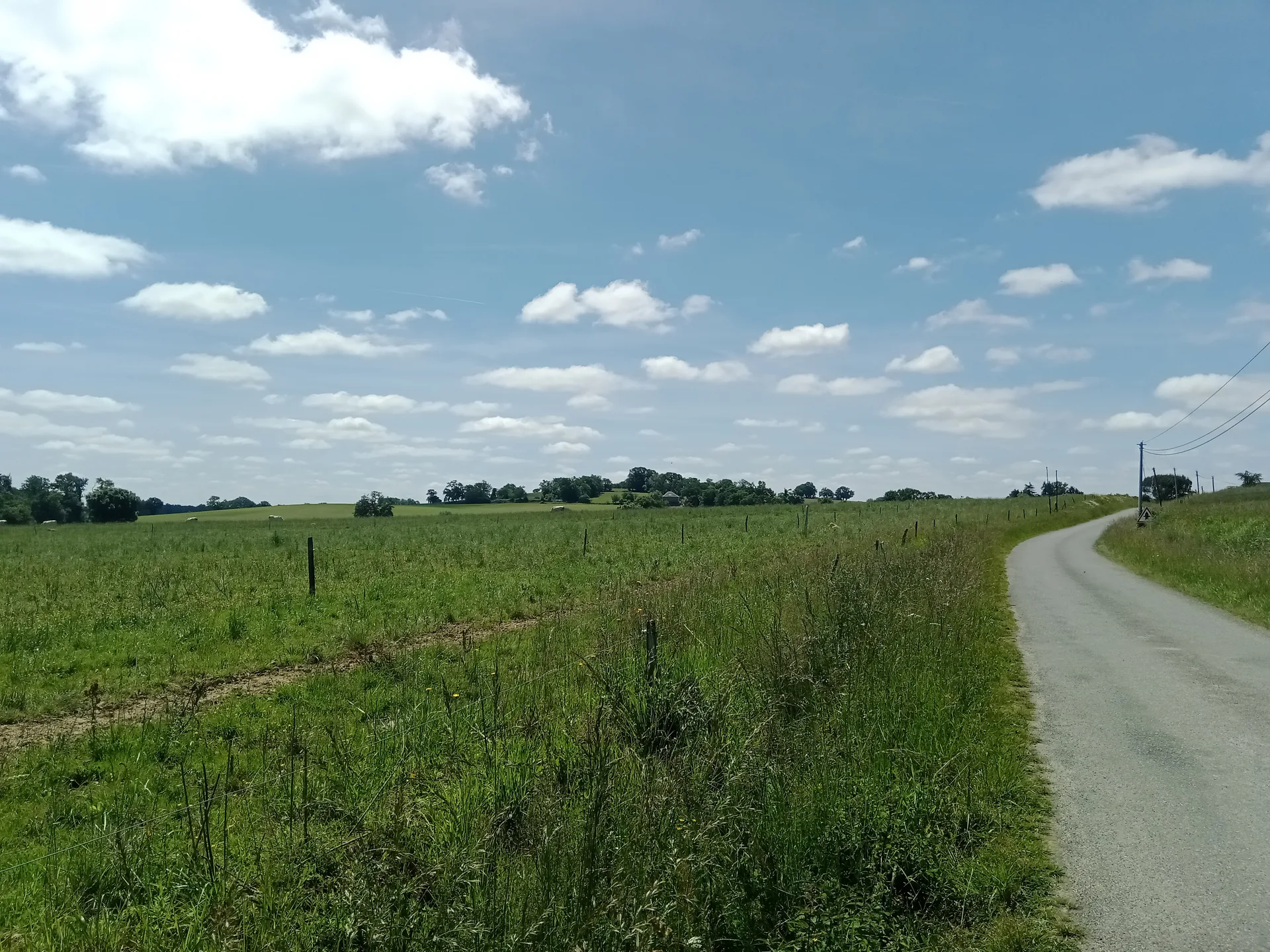 Lac de Miramont Sensacq à Miramont-Sensacq — À 1,8 km du lac