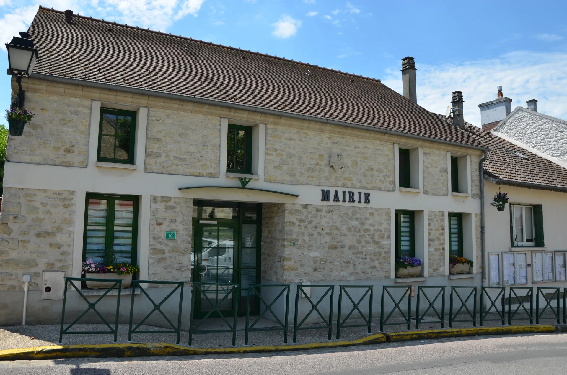 Lac de Moisson-Lavacourt à Moisson — À 2,2 km du lac