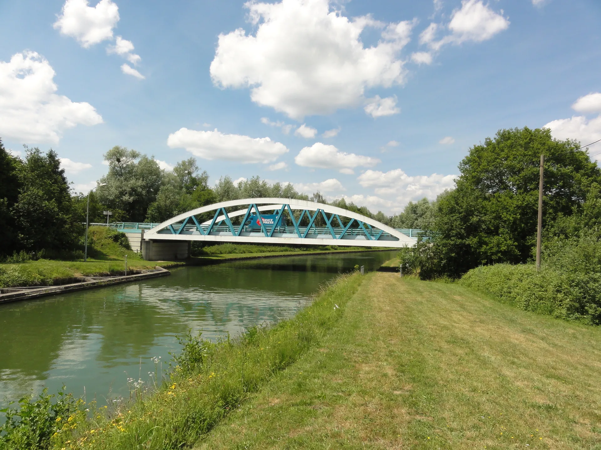 Lac de Monampteuil à Monampteuil — À 1,3 km du lac