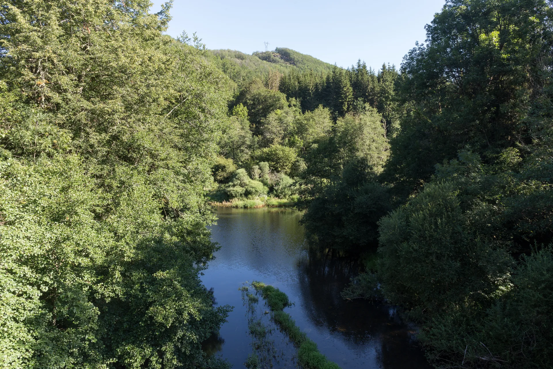 Lac de Mont de Belier à Saint-Étienne-de-Chomeil — À 2,2 km du lac