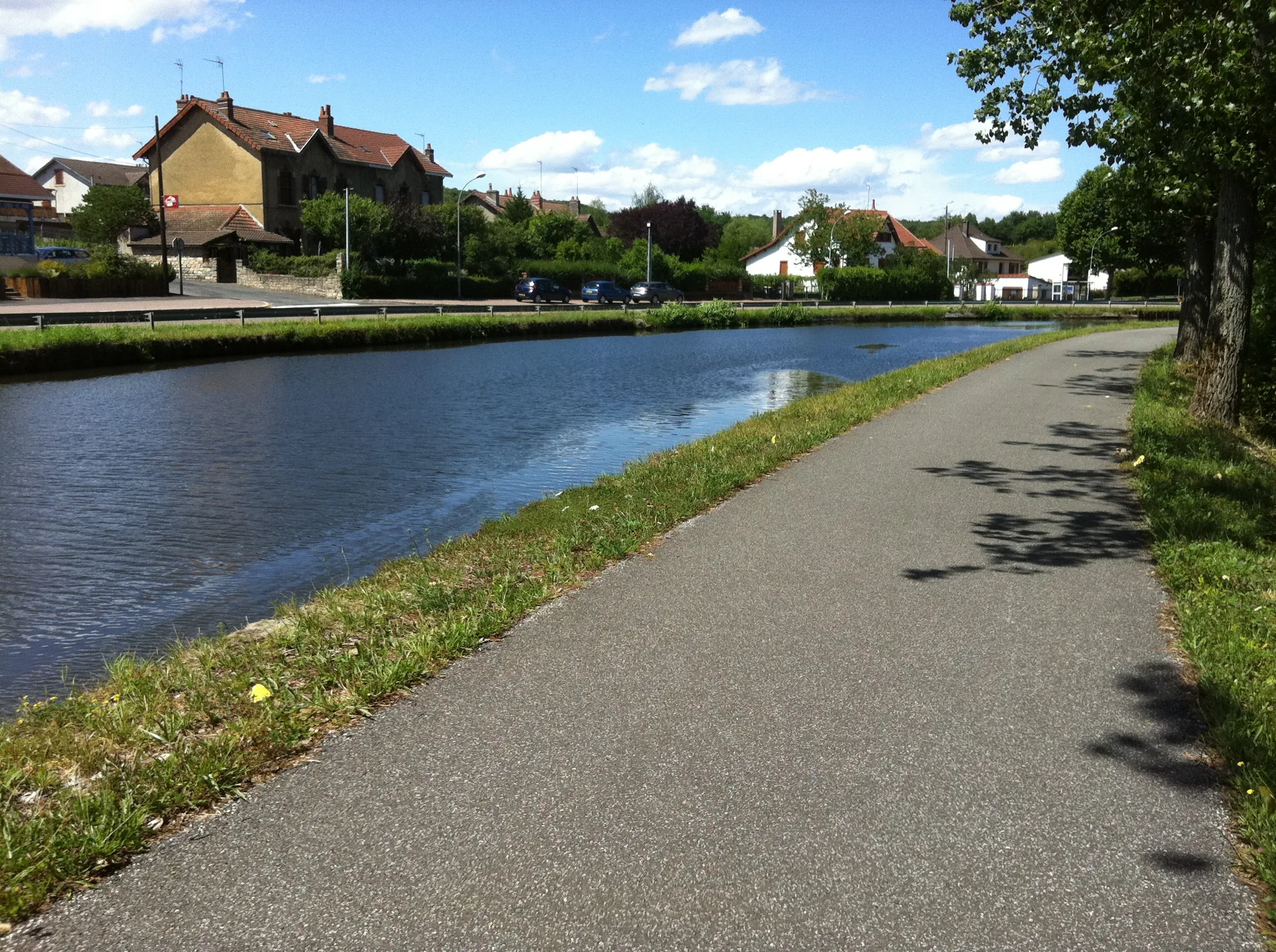 Lac de Montaubry à Le Breuil — À 2,4 km du lac