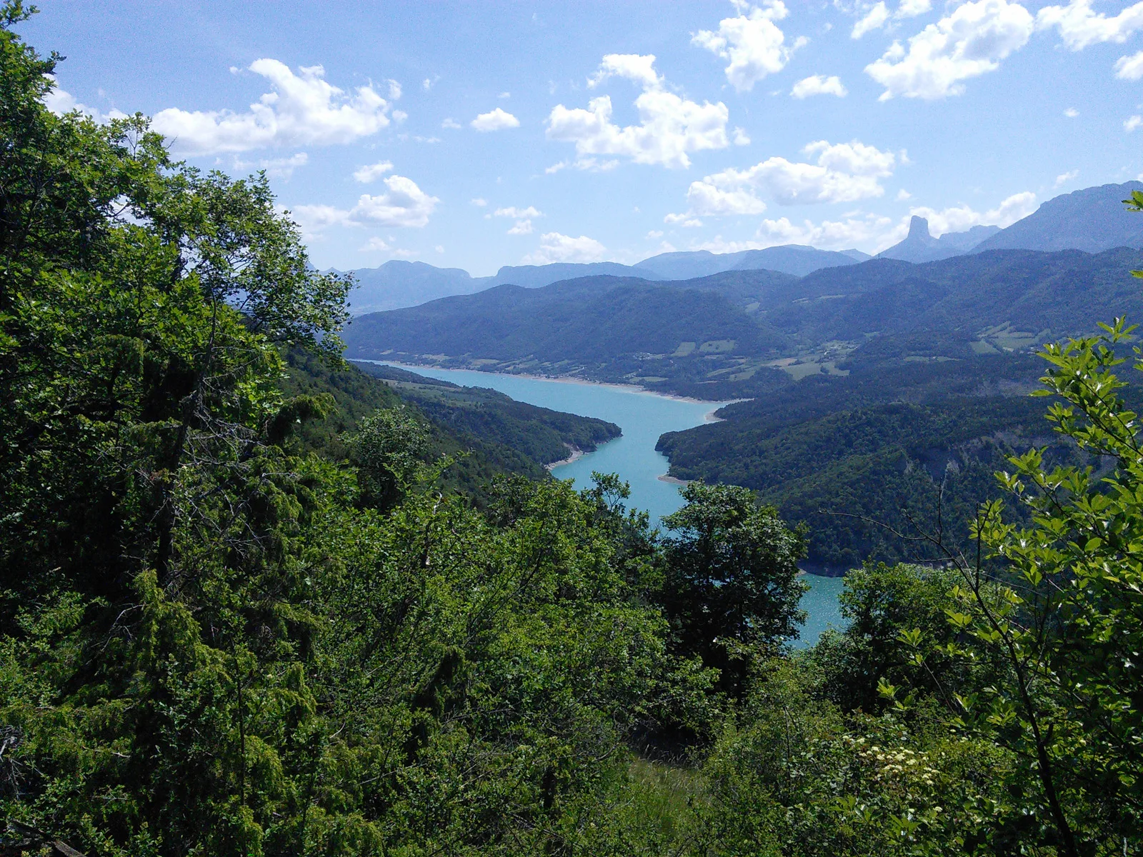 Lac de Monteynard-Avignonet à Avignonet — À 1,5 km du lac