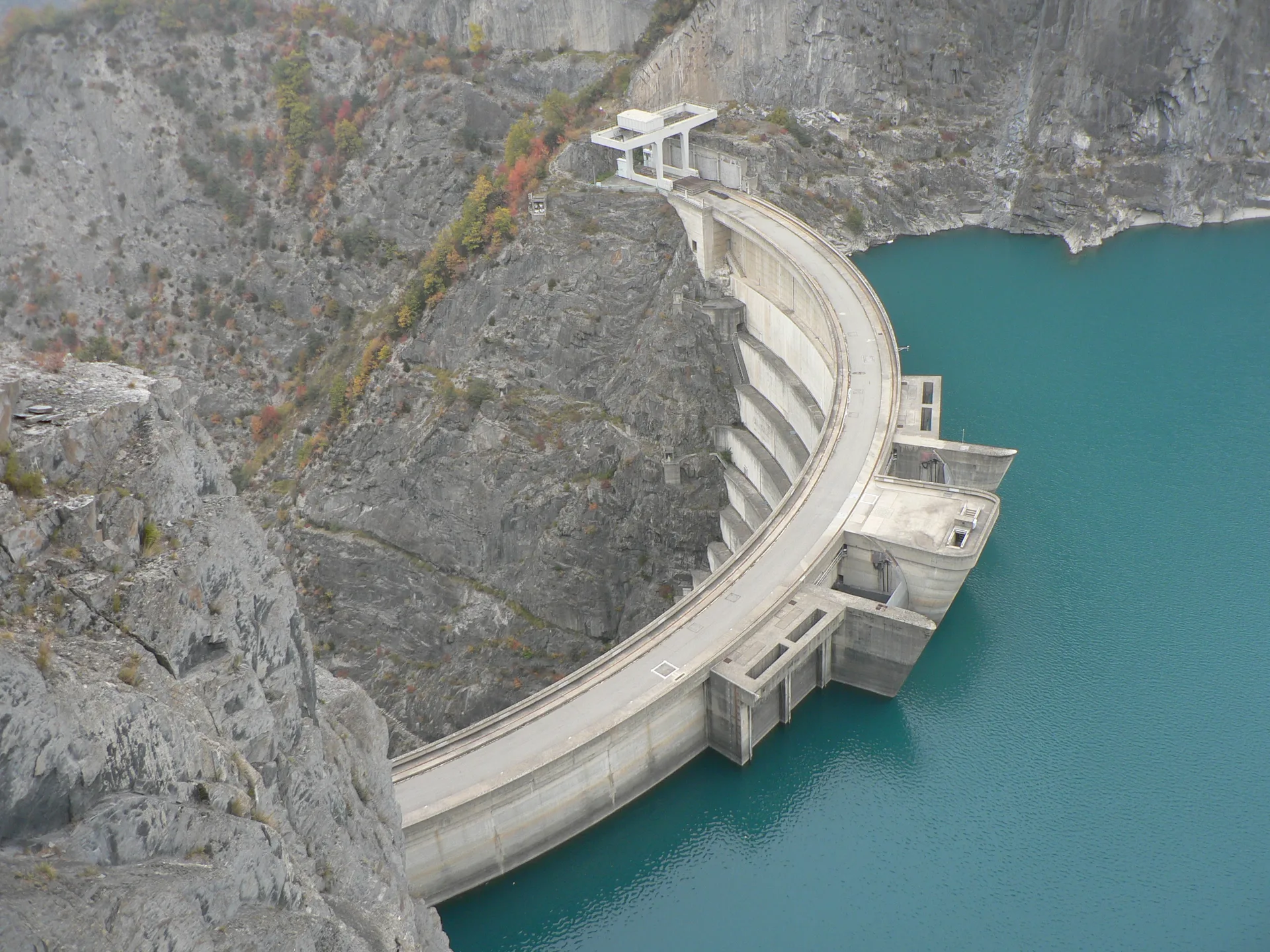 Lac de Monteynard-Avignonet à Avignonet — Sur le lac