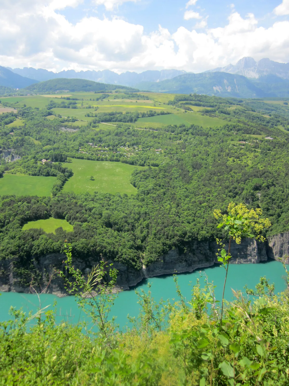 Lac de Monteynard-Avignonet à Avignonet — À 1,4 km du lac