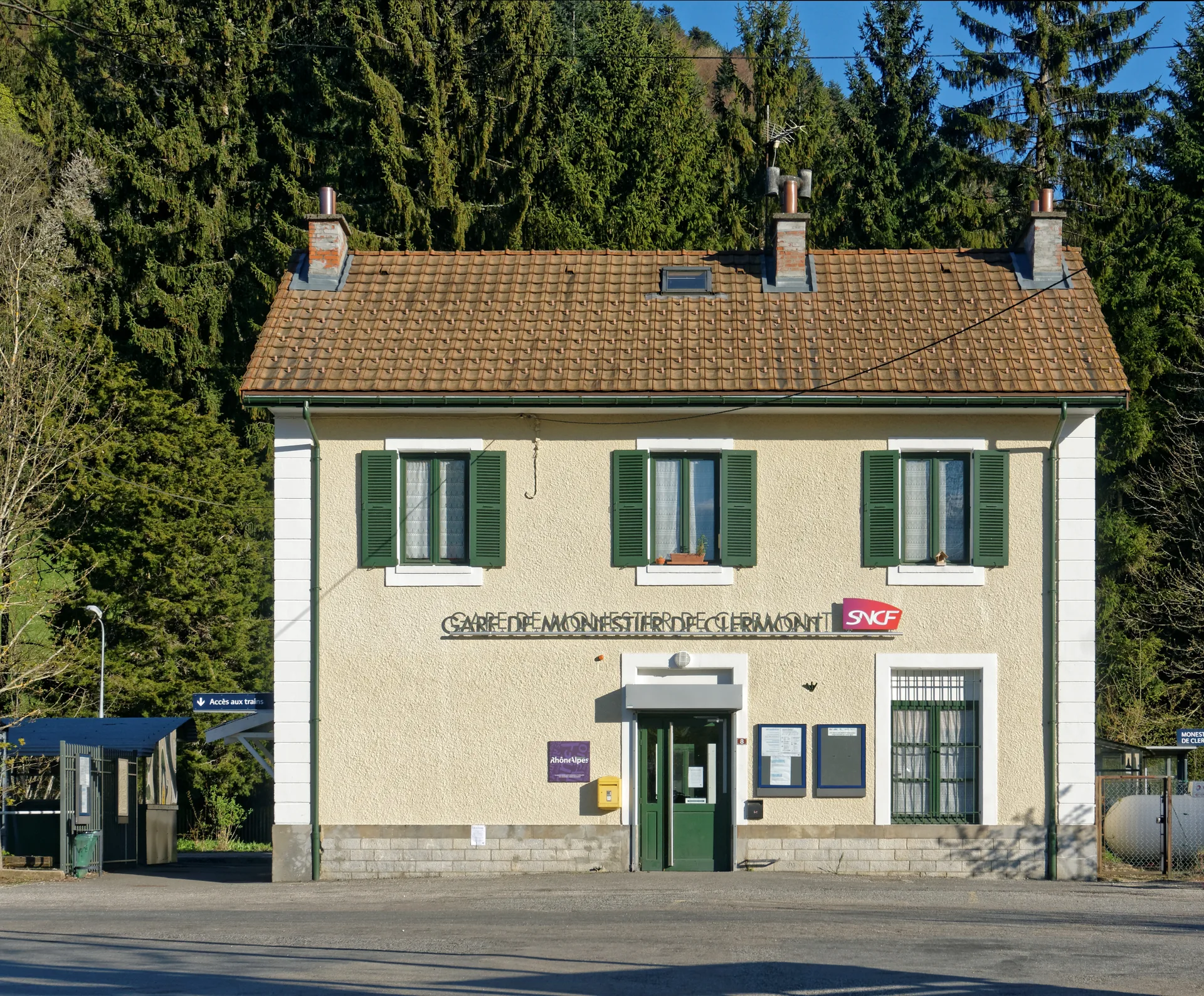 Lac de Monteynard à Treffort — À 4,0 km du lac