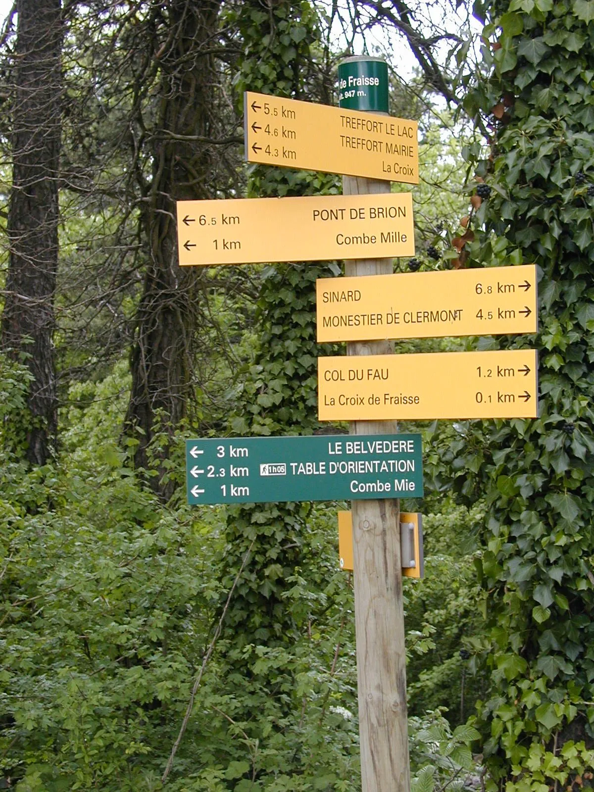 Lac de Monteynard à Treffort — À 2,9 km du lac