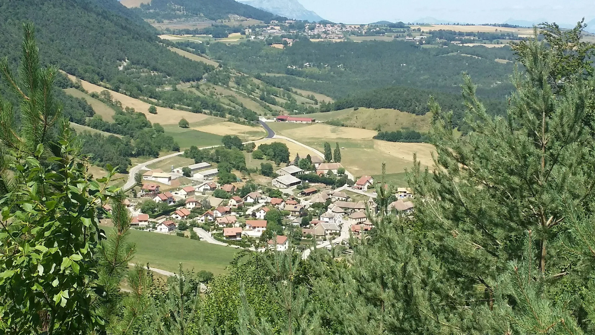 Lac de Monteynard à Treffort — À 3,0 km du lac