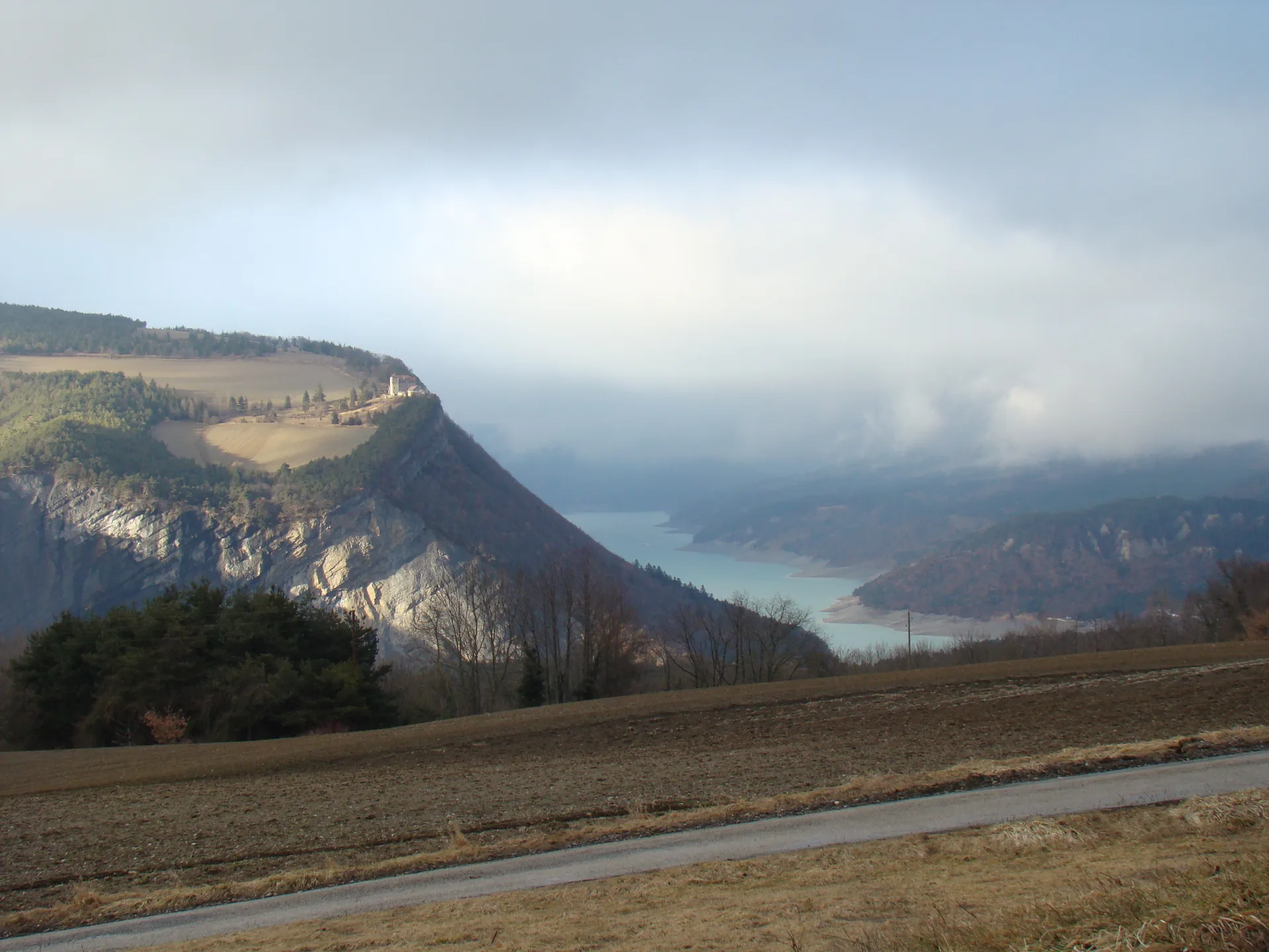 Lac de Monteynard à Treffort — À 3,0 km du lac