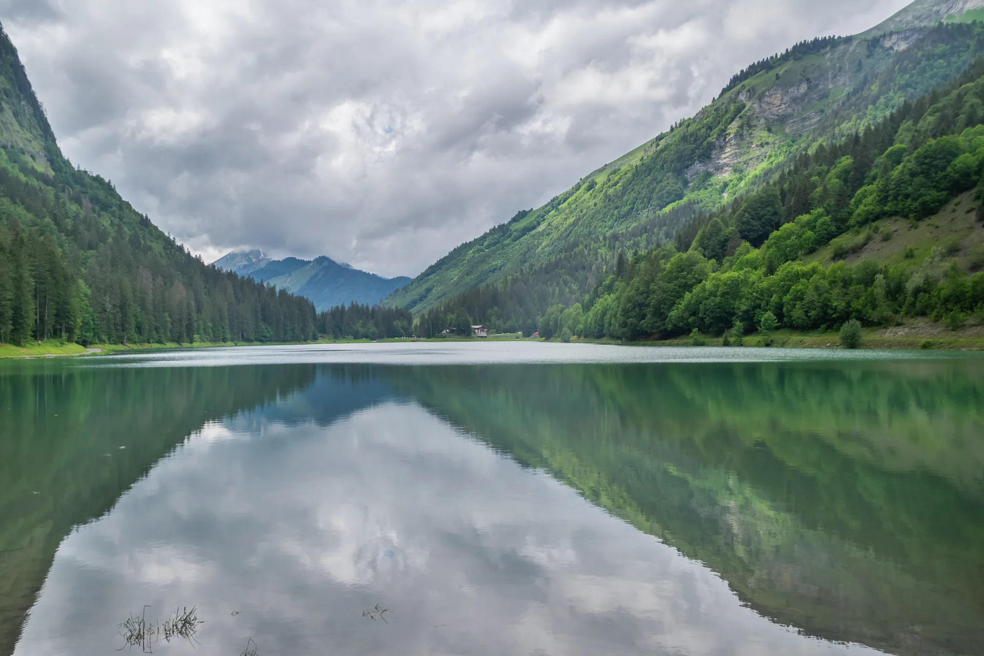 Lac de Montriond à Montriond — Sur le lac