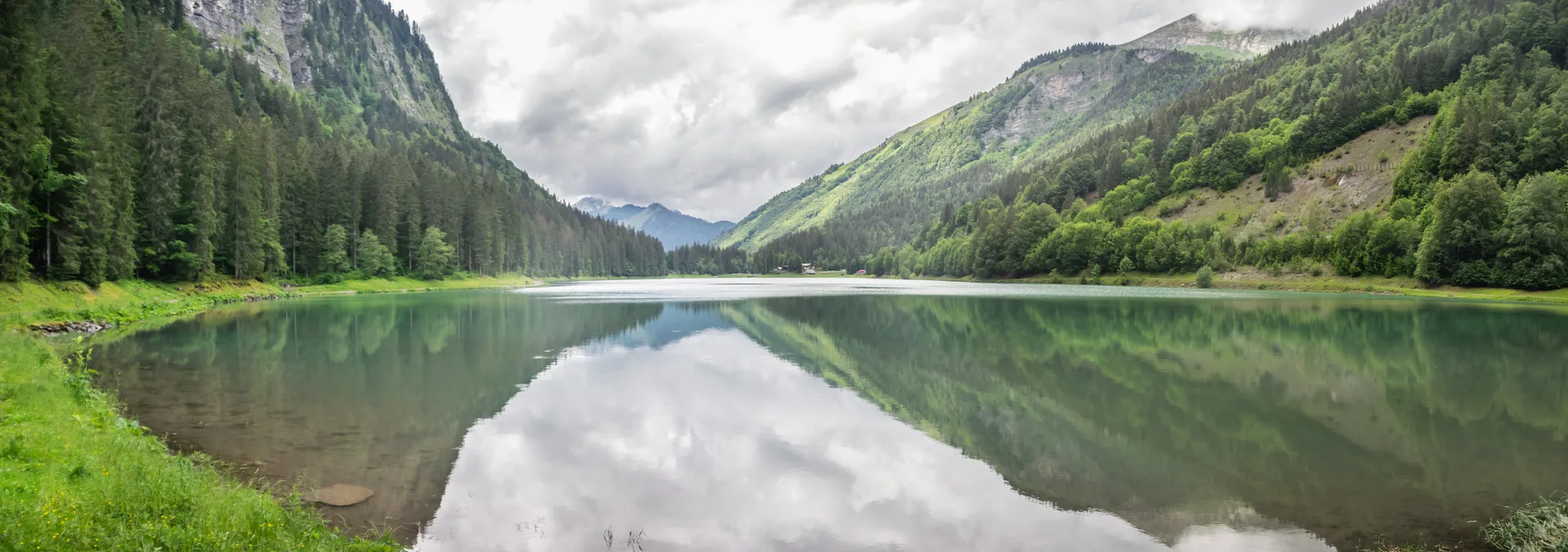 Lac de Montriond à Montriond — Sur le lac