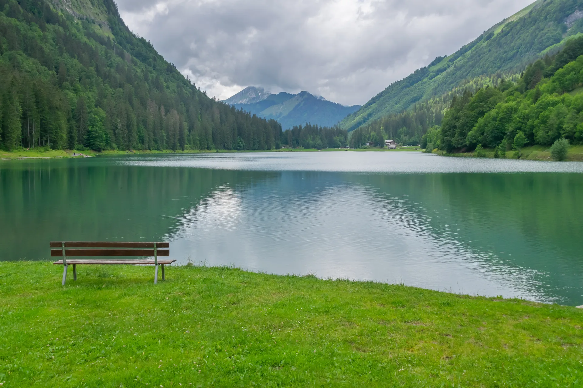 Lac de Montriond à Montriond — Sur le lac