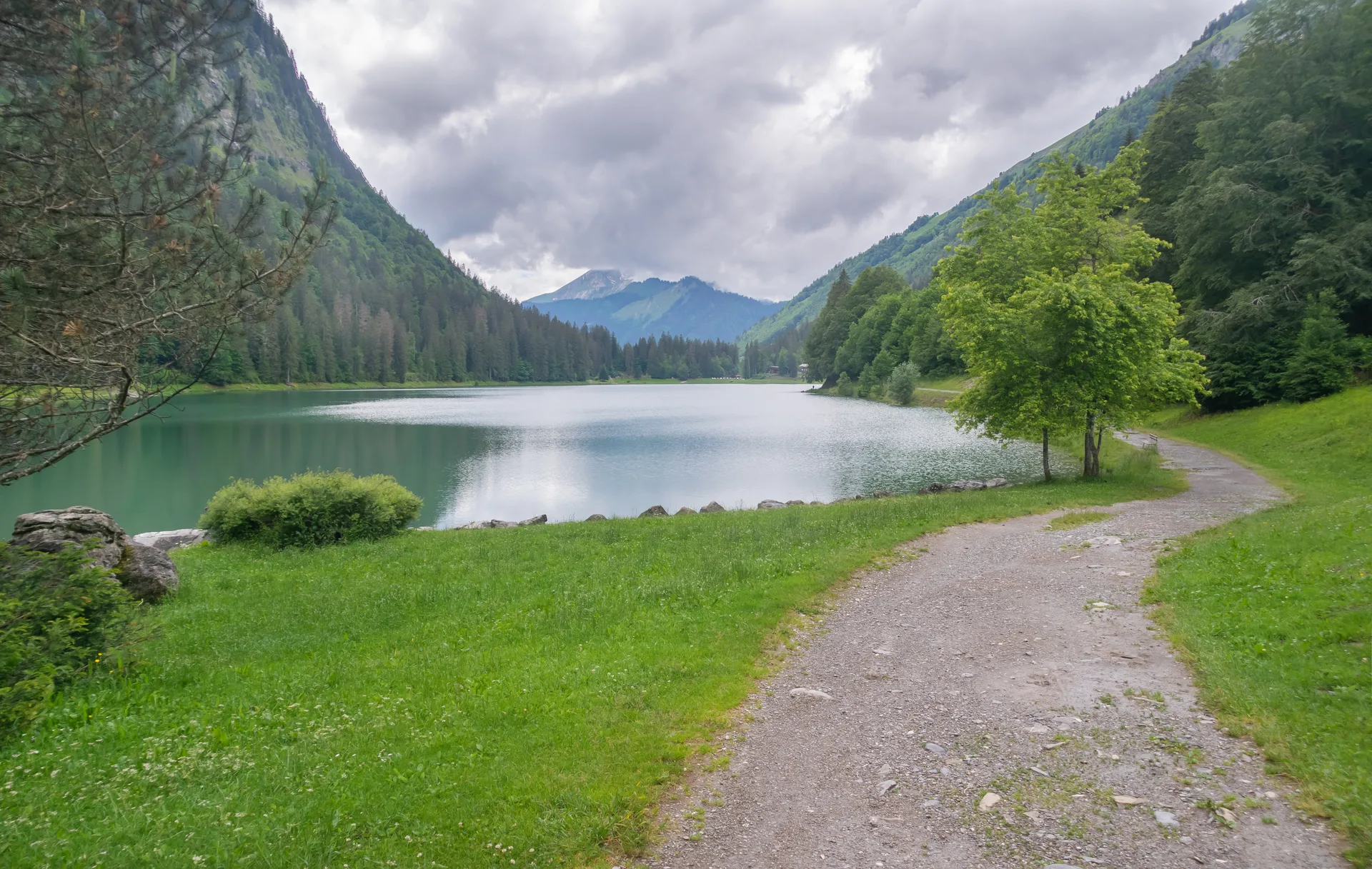 Lac de Montriond à Montriond — Sur le lac