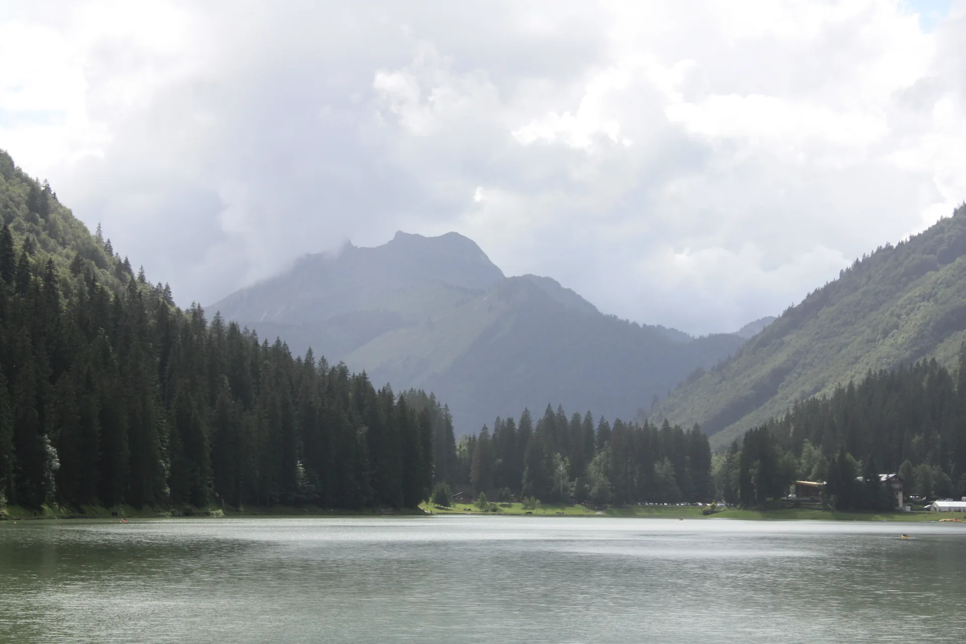 Lac de Montriond à Montriond — Sur le lac