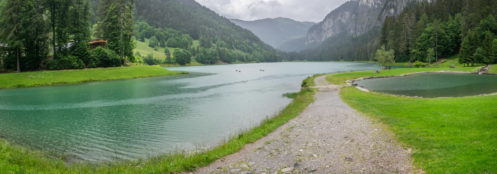 Lac de Montriond à Montriond — Sur le lac