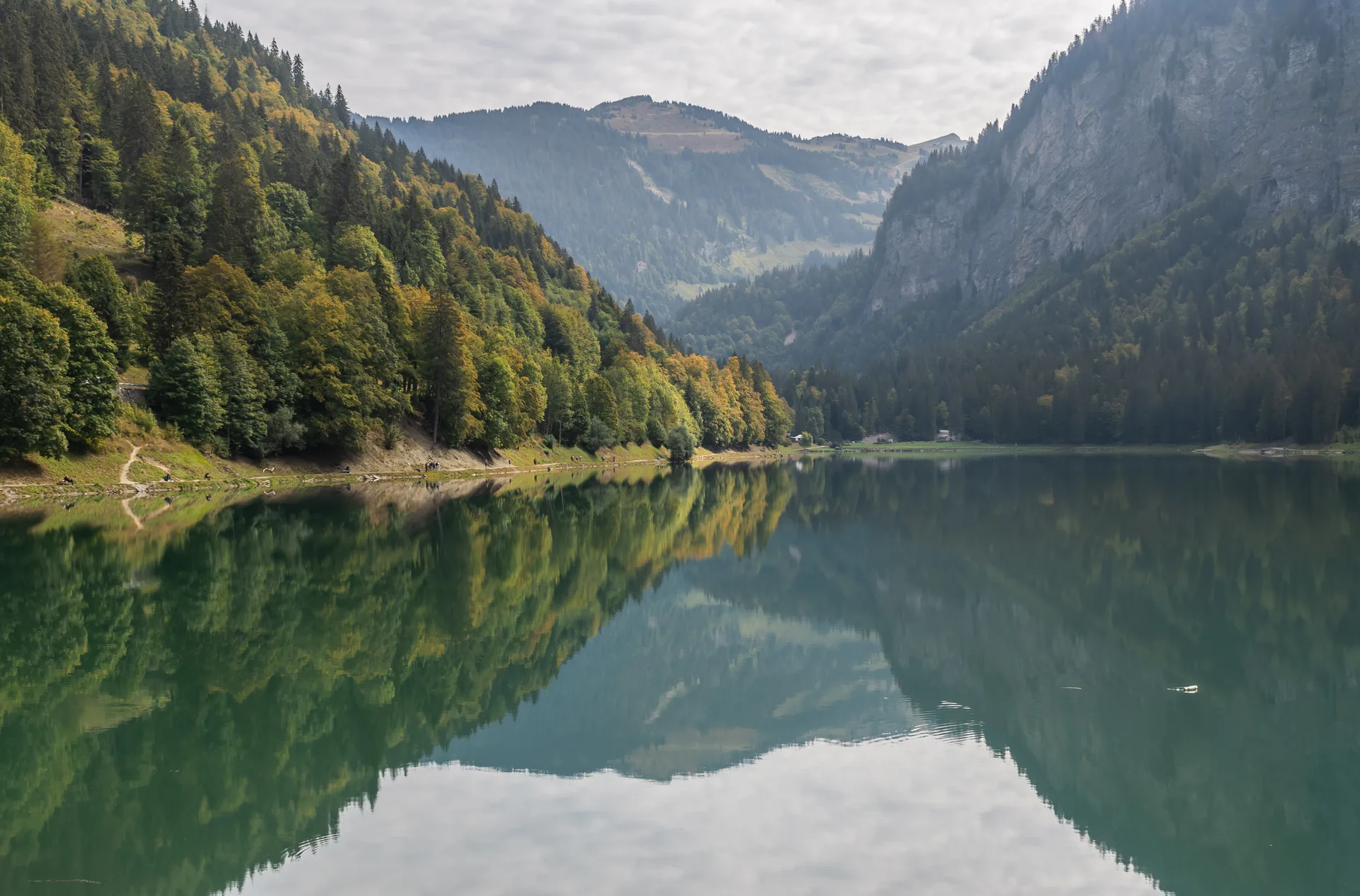 Lac de Montriond à Montriond — Sur le lac