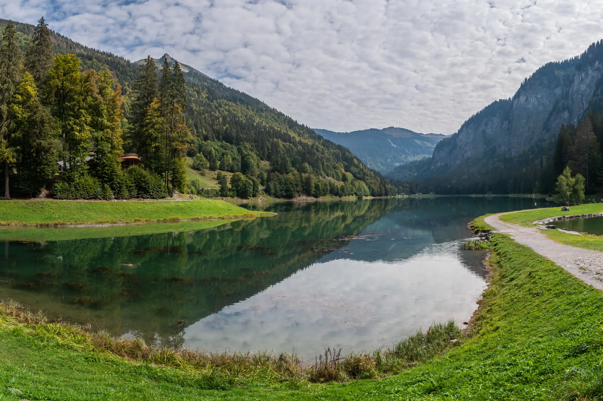 Lac de Montriond à Montriond — Sur le lac