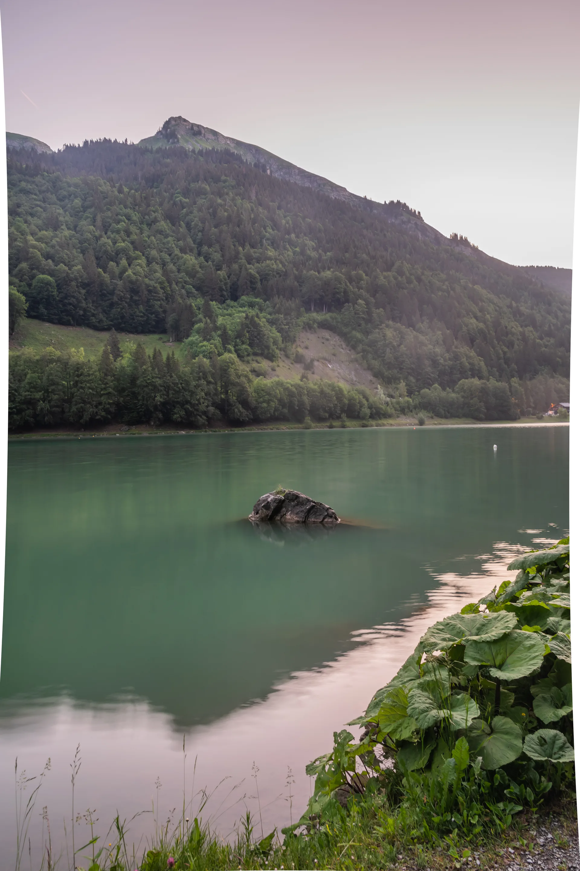 Lac de Montriond à Montriond — À 347 m du lac