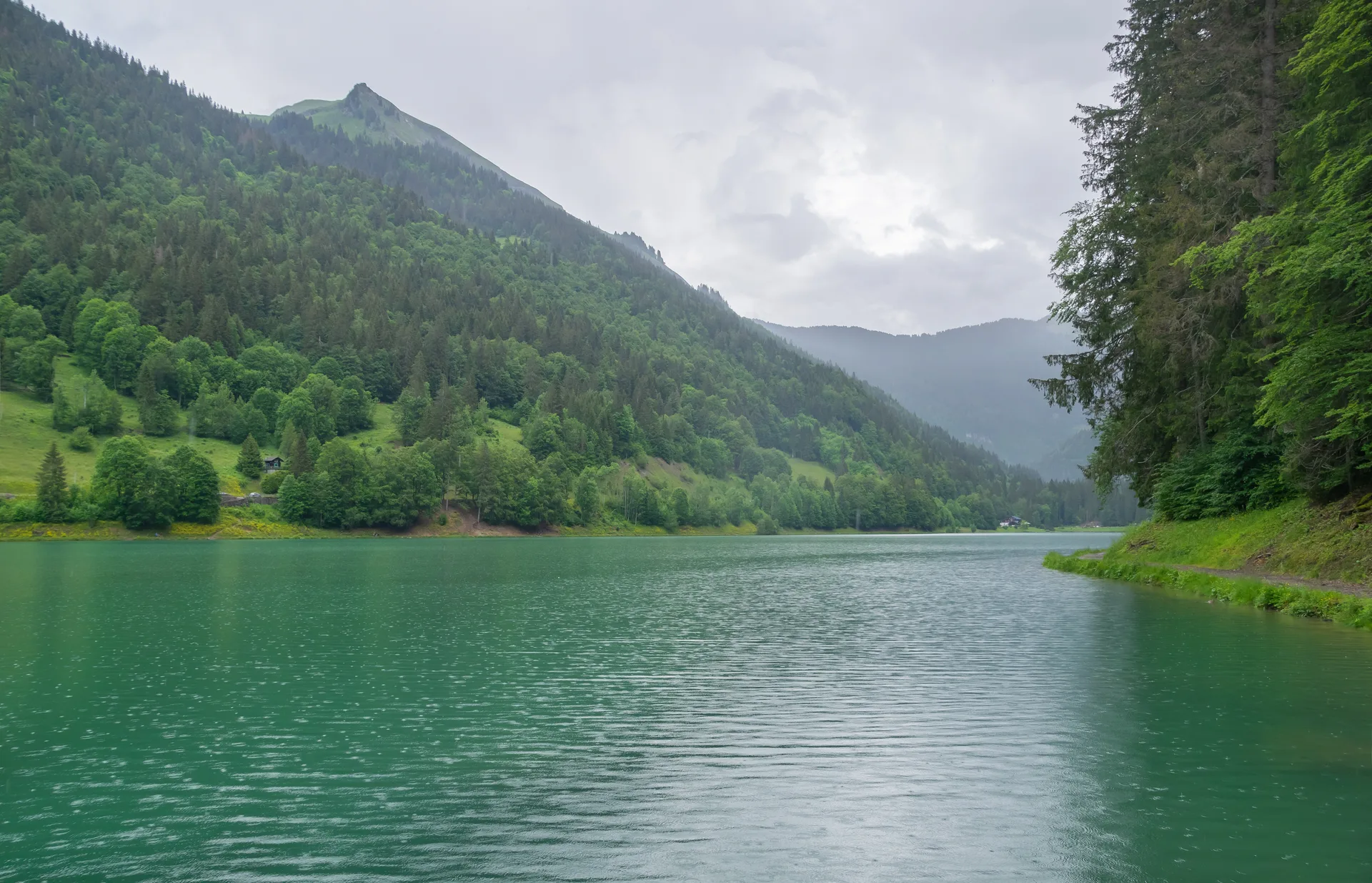 Lac de Montriond à Montriond — Sur le lac
