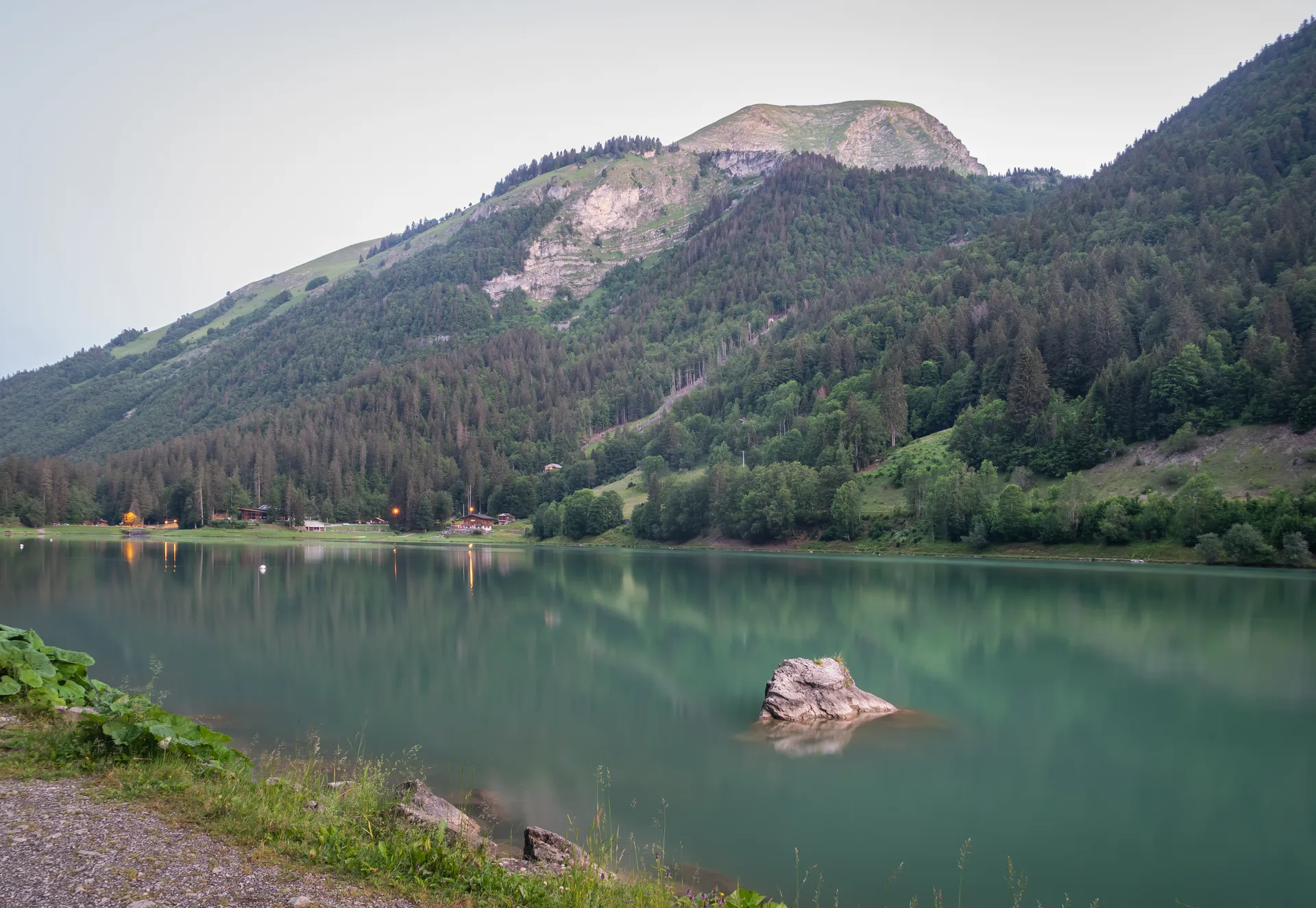 Lac de Montriond à Montriond — À 378 m du lac