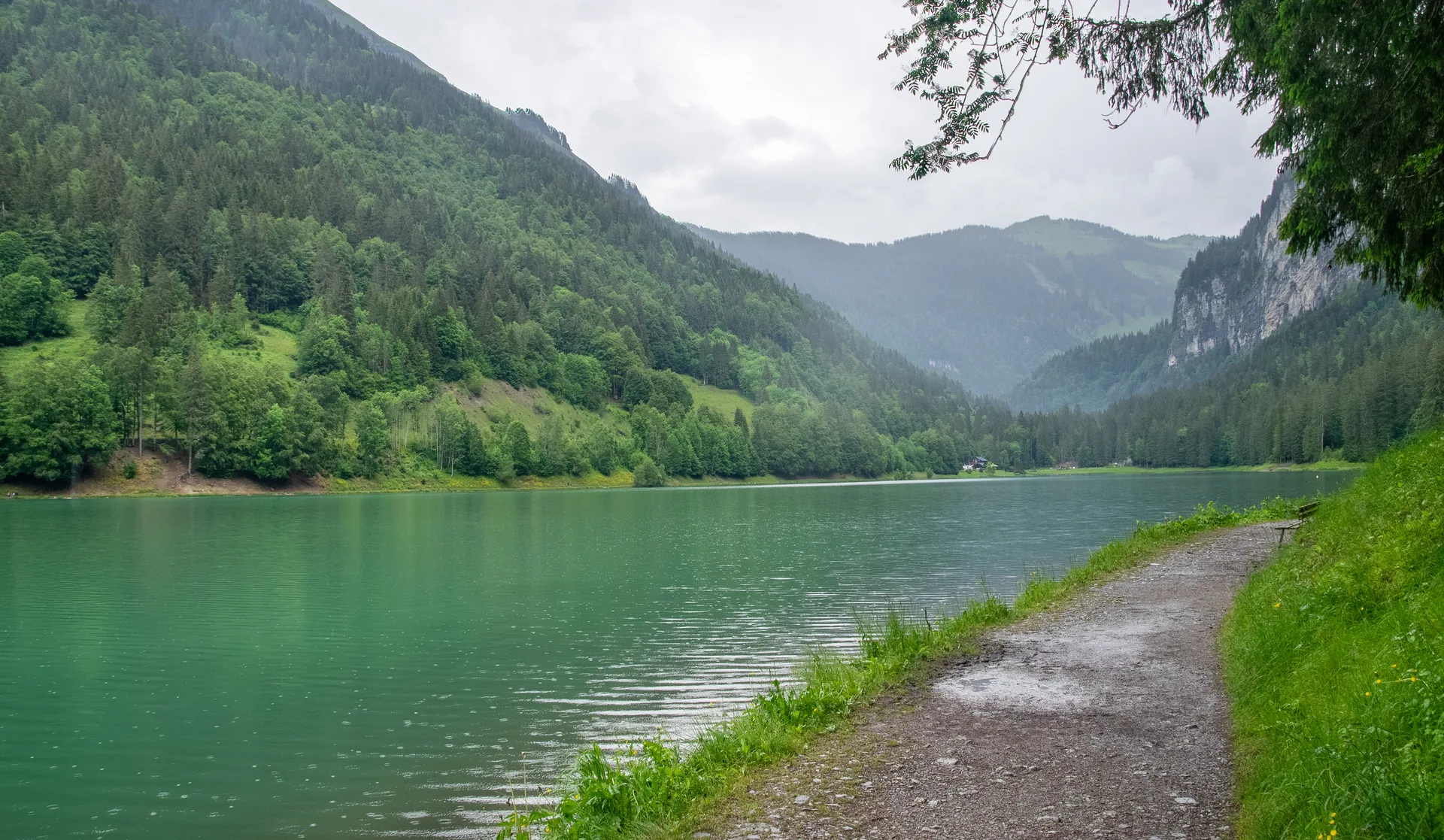 Lac de Montriond à Montriond — Sur le lac