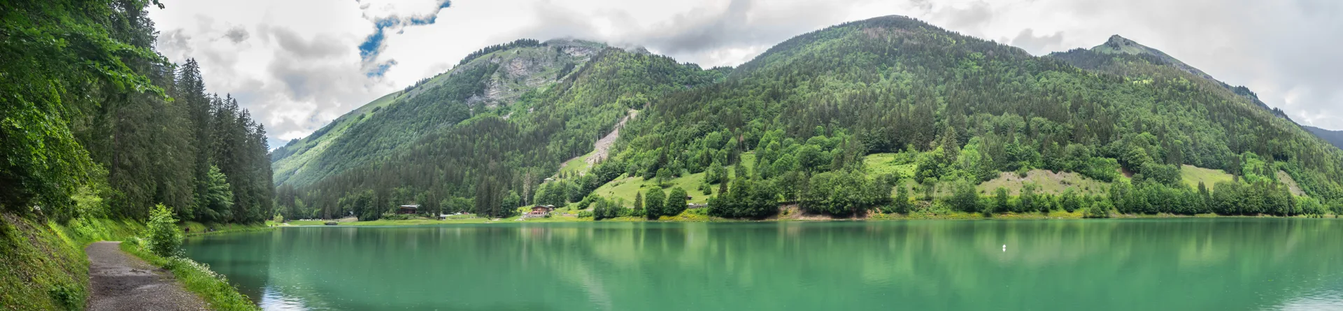 Lac de Montriond à Montriond — Sur le lac