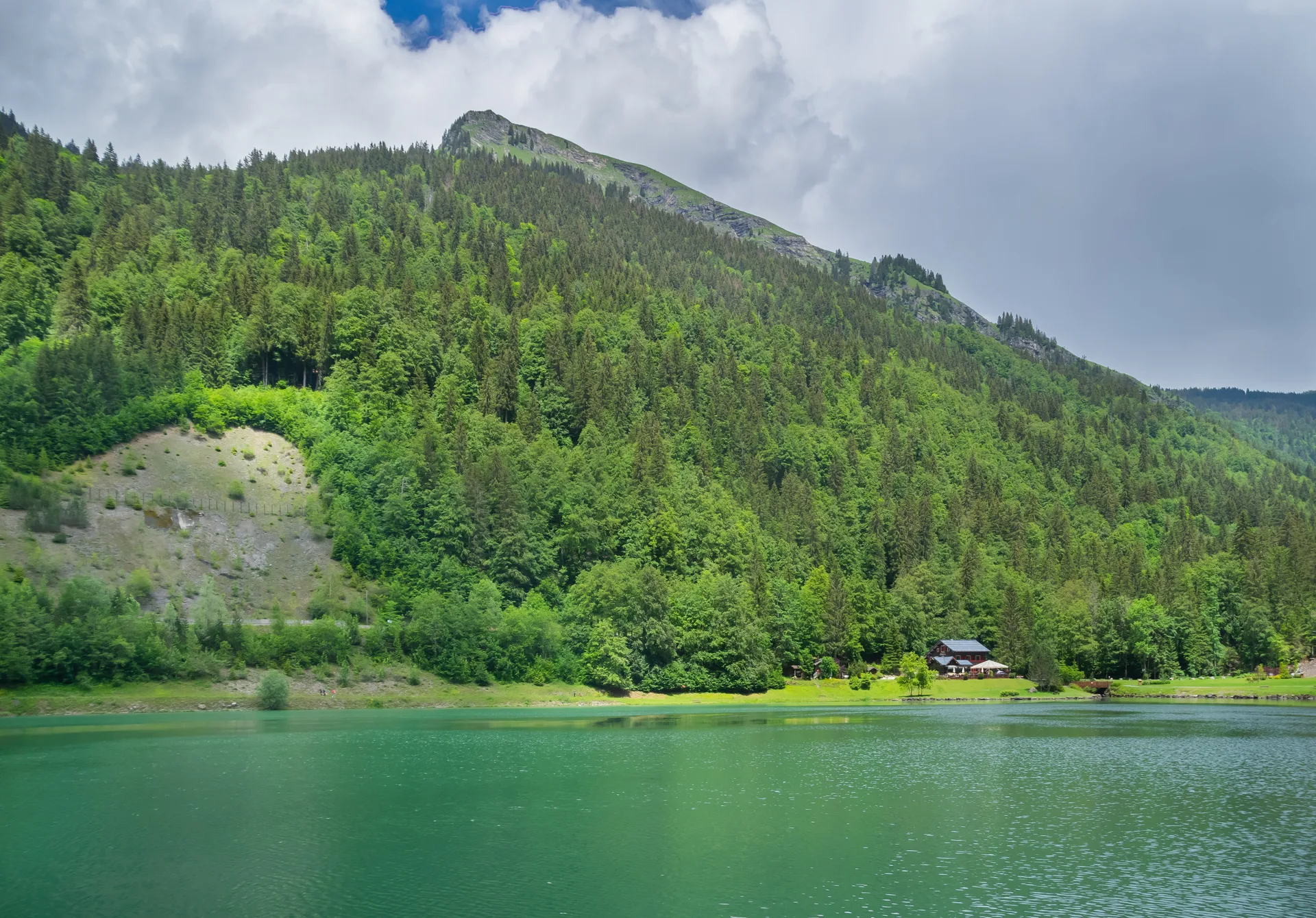 Lac de Montriond à Montriond — Sur le lac